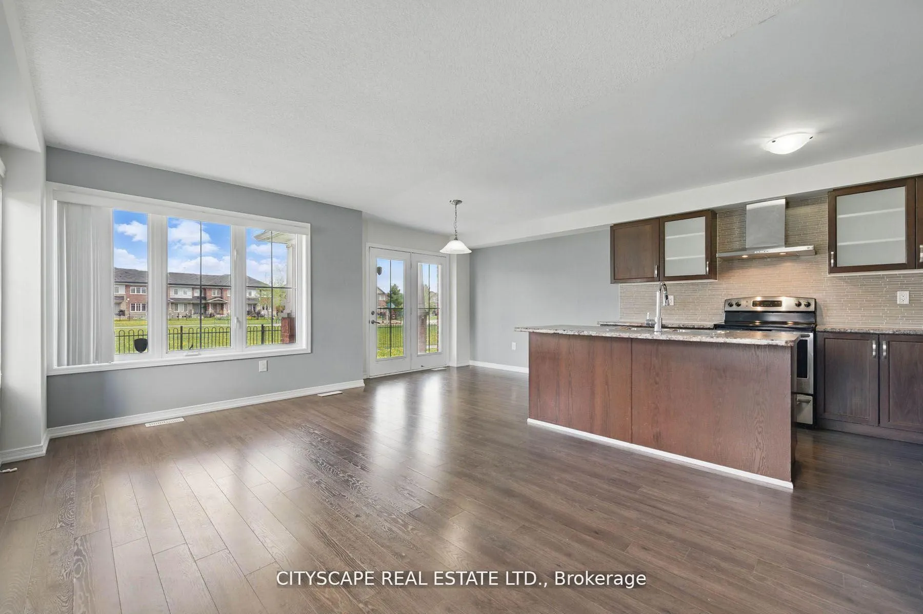 Photo 16 of 8485 Primrose Lane, Niagara Falls, Brown — HOMEH