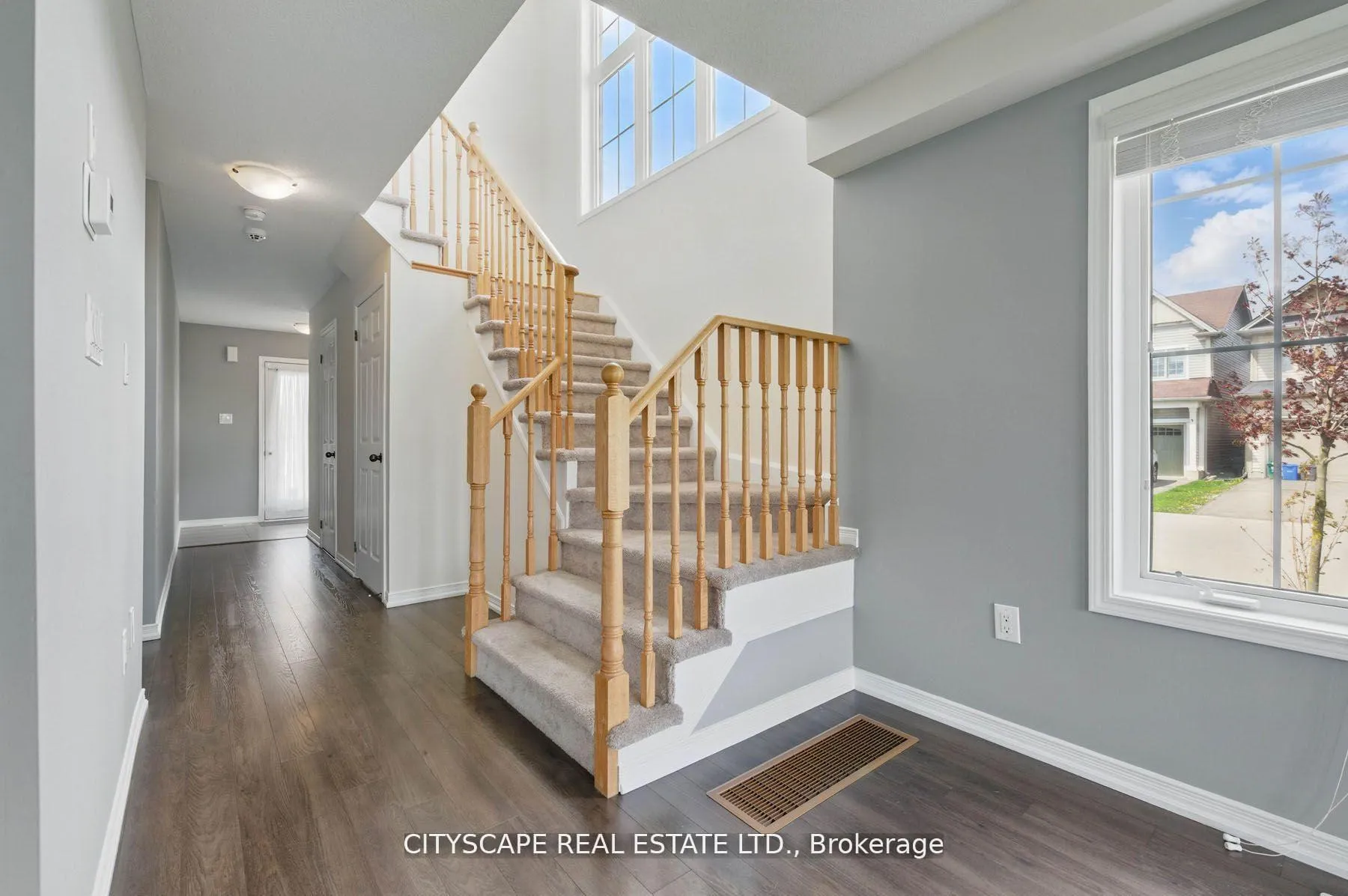 Photo 19 of 8485 Primrose Lane, Niagara Falls, Brown — HOMEH
