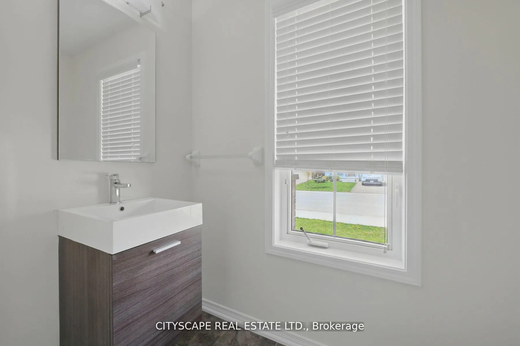 Photo 21 of 8485 Primrose Lane, Niagara Falls, Brown — HOMEH