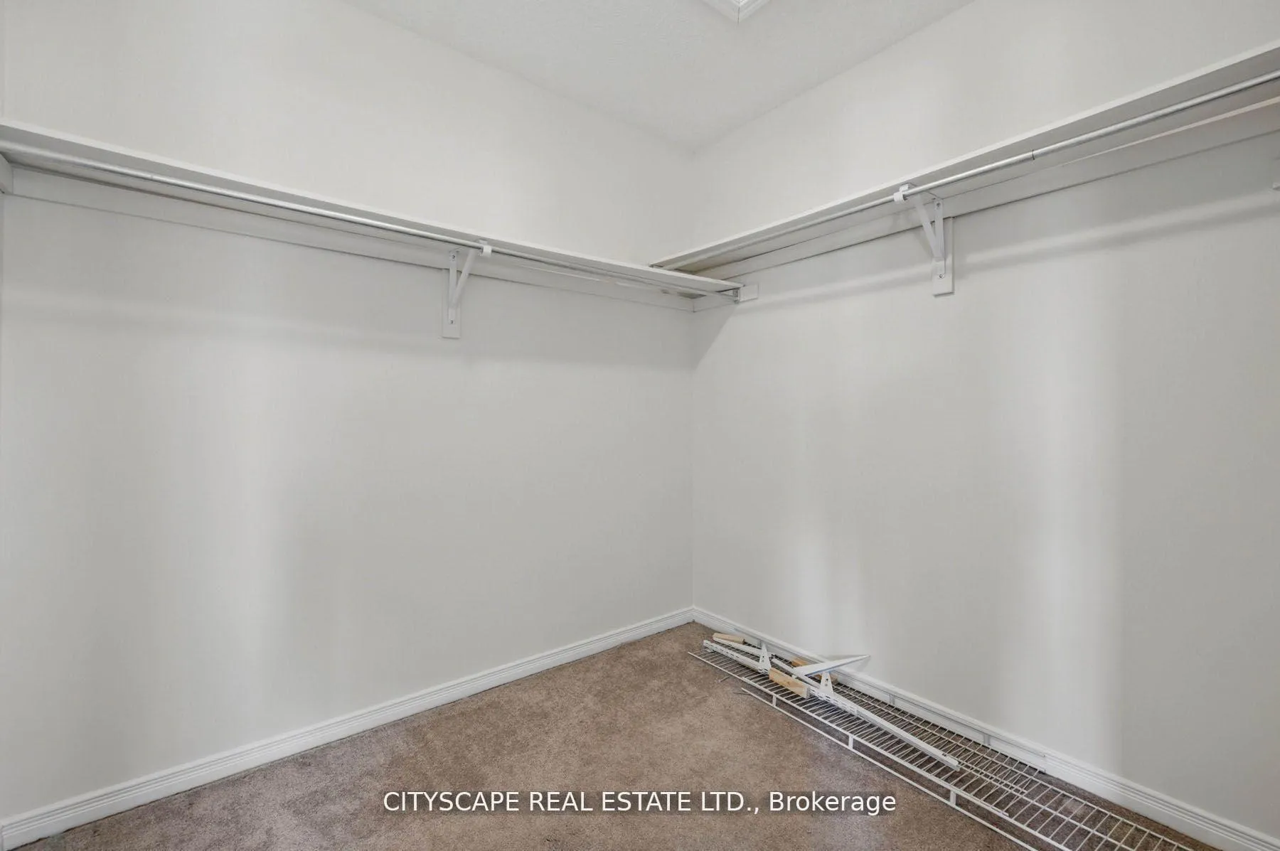 Photo 30 of 8485 Primrose Lane, Niagara Falls, Brown — HOMEH