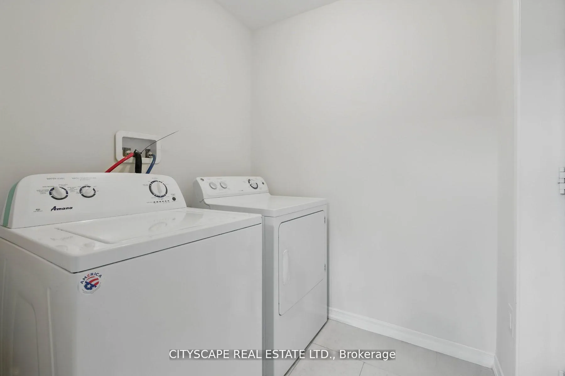 Photo 34 of 8485 Primrose Lane, Niagara Falls, Brown — HOMEH