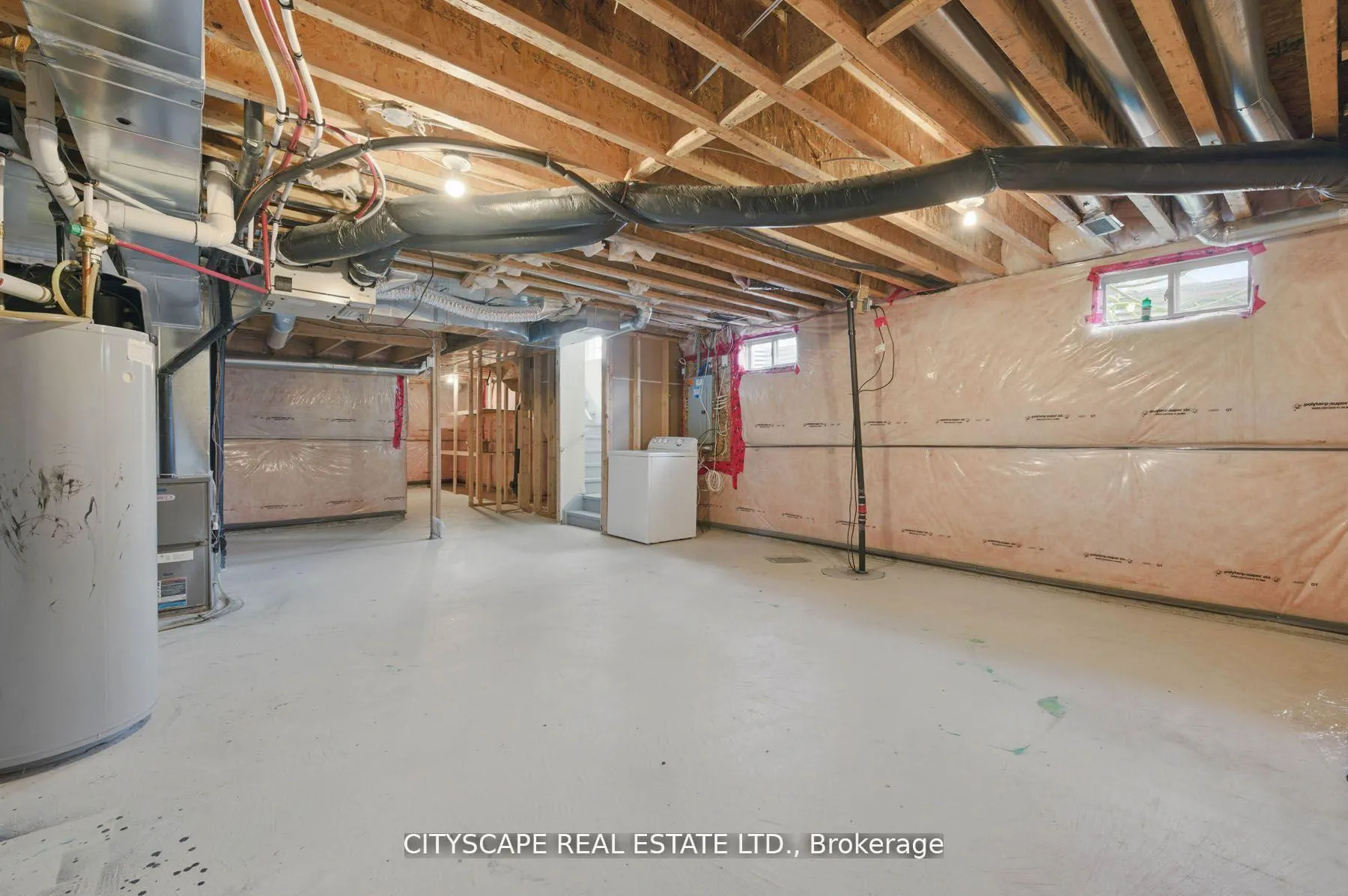 Photo 36 of 8485 Primrose Lane, Niagara Falls, Brown — HOMEH