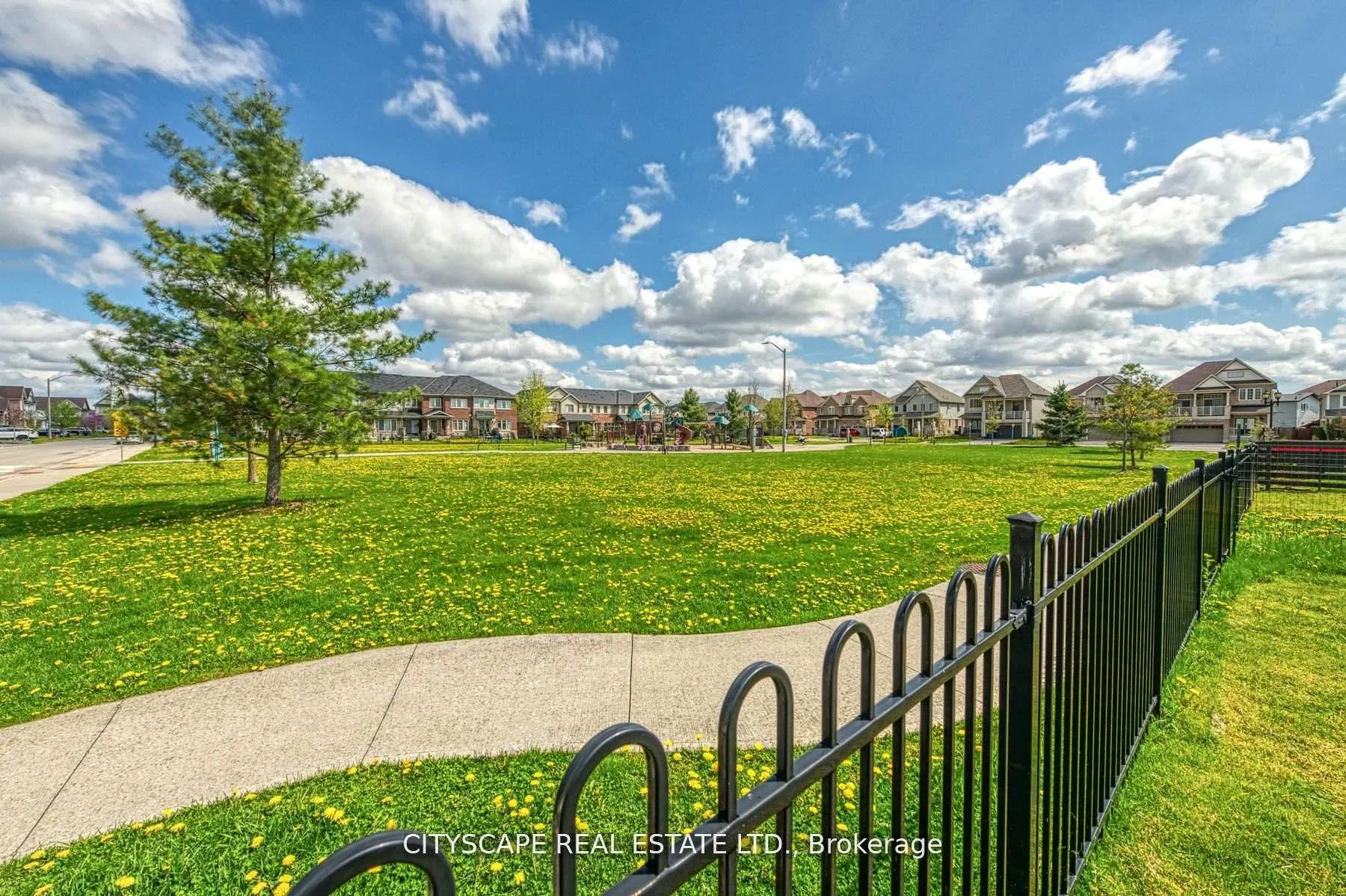 Photo 39 of 8485 Primrose Lane, Niagara Falls, Brown — HOMEH