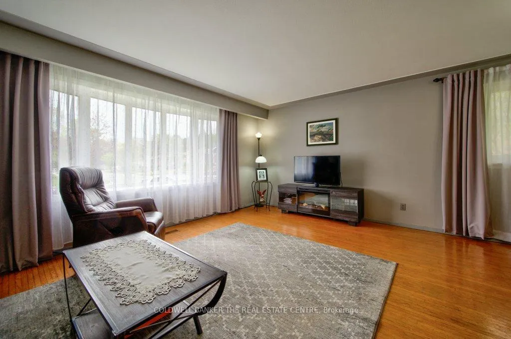 Photo 10 of 34 Westwood Crescent, Kitchener — HOMEH