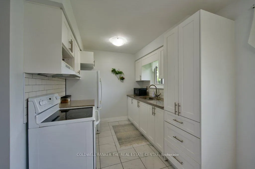 Photo 15 of 34 Westwood Crescent, Kitchener — HOMEH