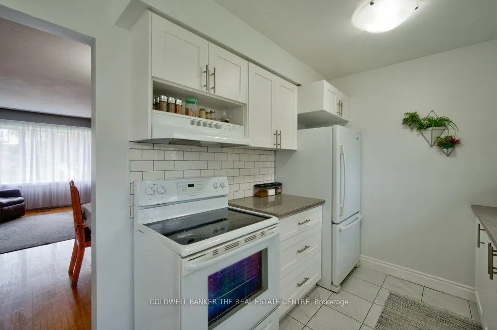 Photo 16 of 34 Westwood Crescent, Kitchener — HOMEH