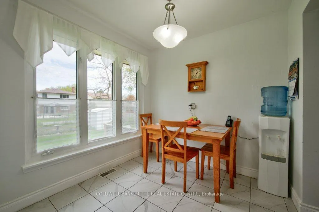 Photo 18 of 34 Westwood Crescent, Kitchener — HOMEH