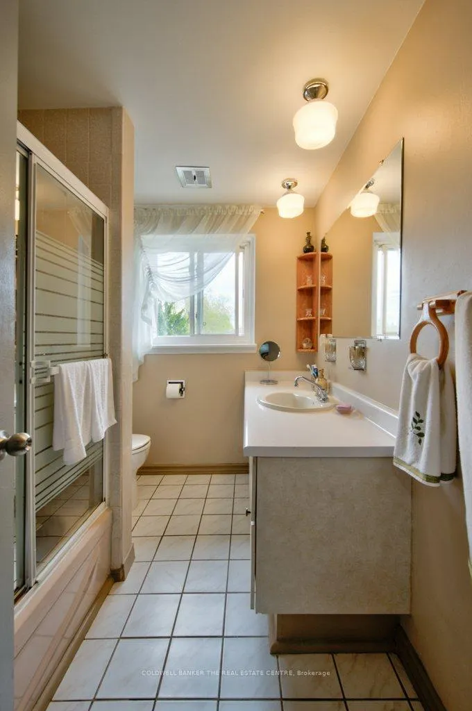 Photo 22 of 34 Westwood Crescent, Kitchener — HOMEH