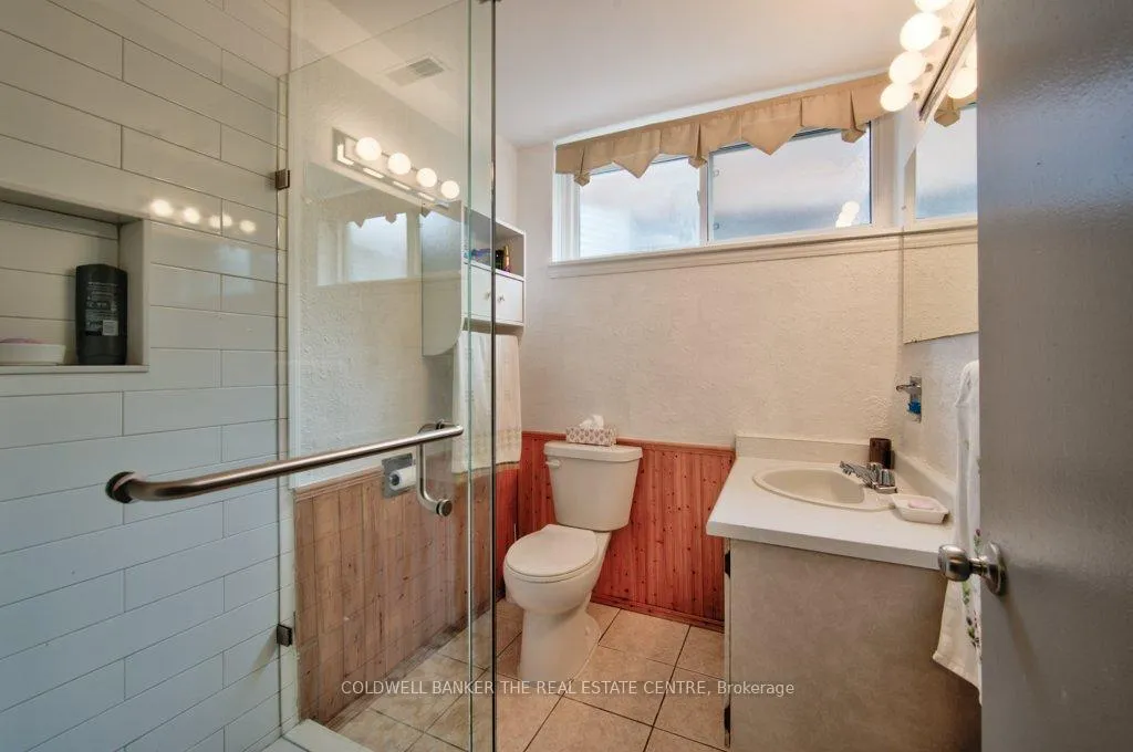 Photo 33 of 34 Westwood Crescent, Kitchener — HOMEH