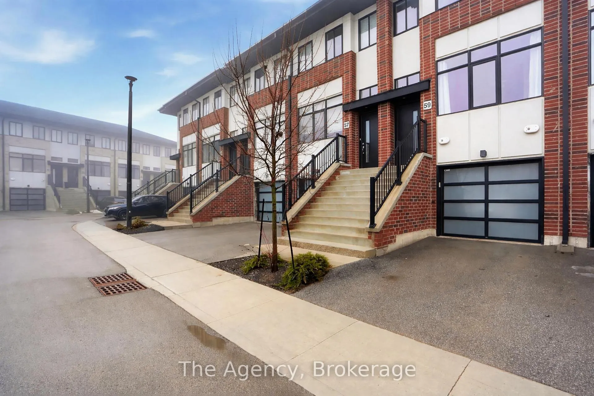 Photo 3 of 59 Markle Crescent, Hamilton, Ancaster — HOMEH