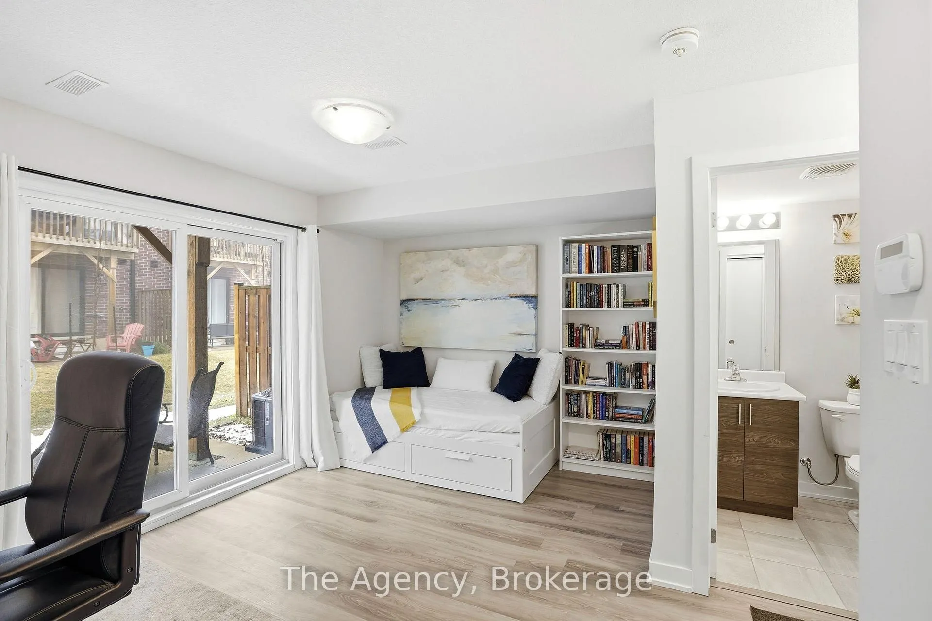 Photo 23 of 59 Markle Crescent, Hamilton, Ancaster — HOMEH