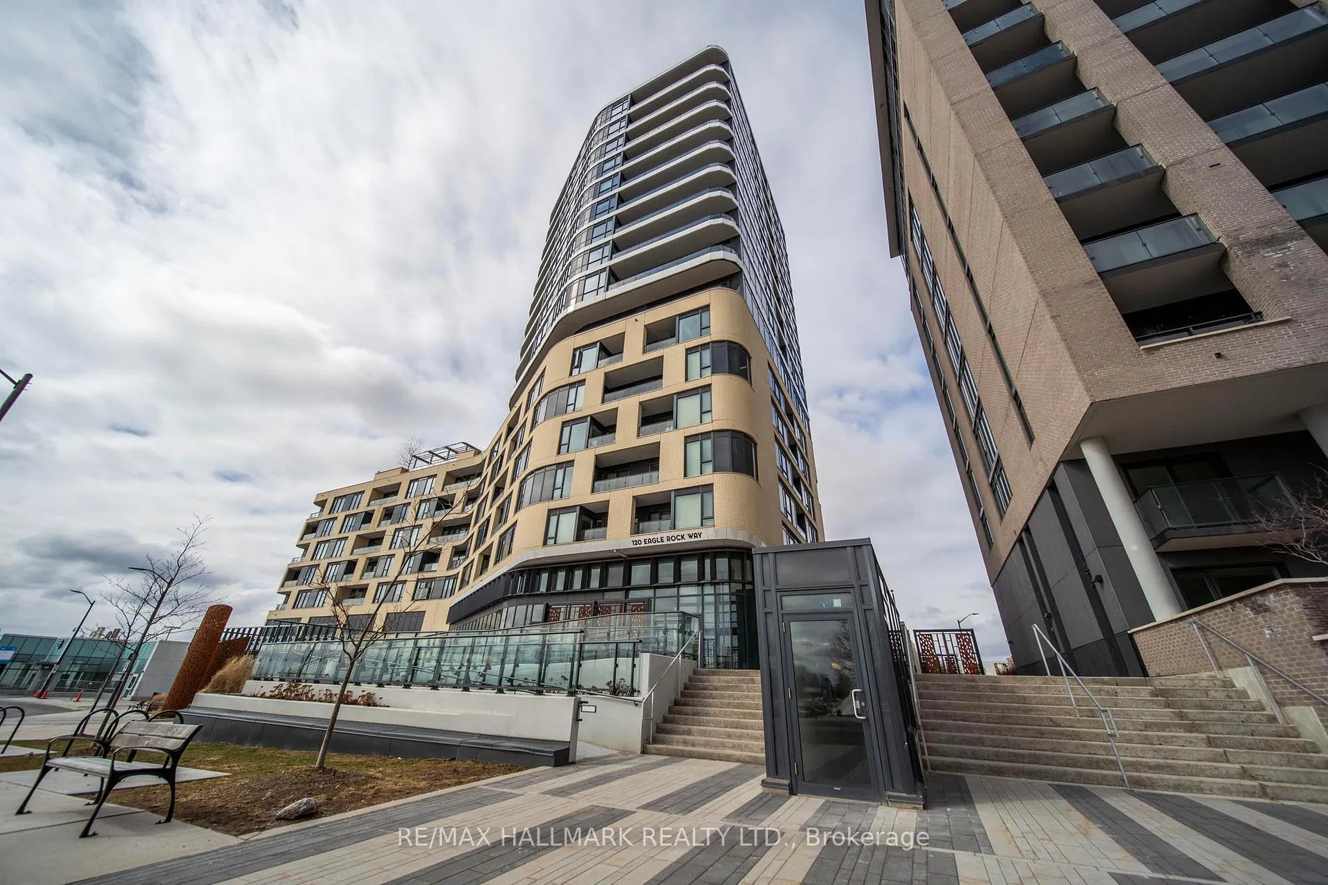 Photo 2 of Unit 1506, 120 Eagle Rock Way, Vaughan, Rural Vaughan — HOMEH