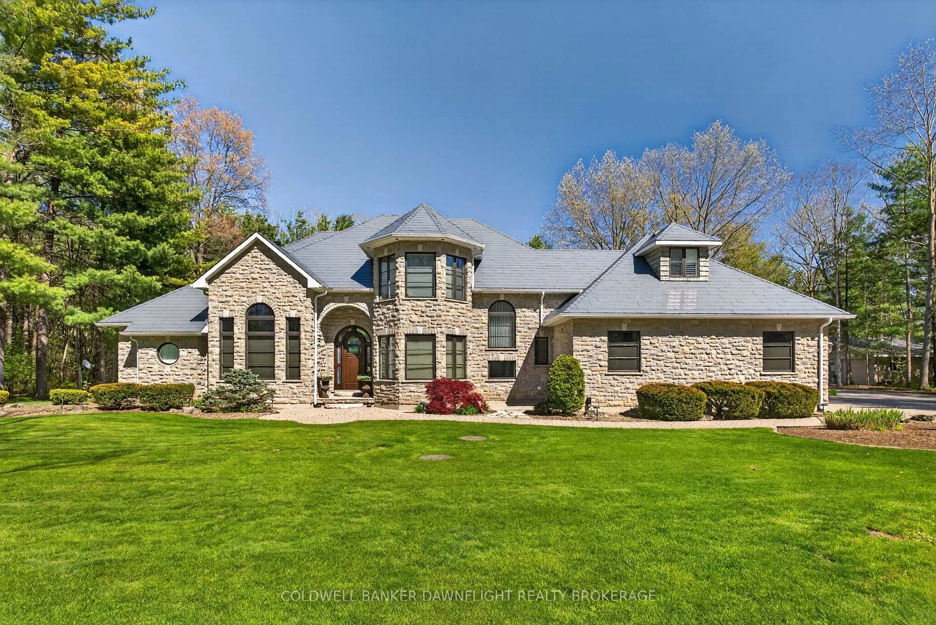 Photo 1 of 9923 Parkview Crescent, Lambton Shores, Grand Bend — HOMEH