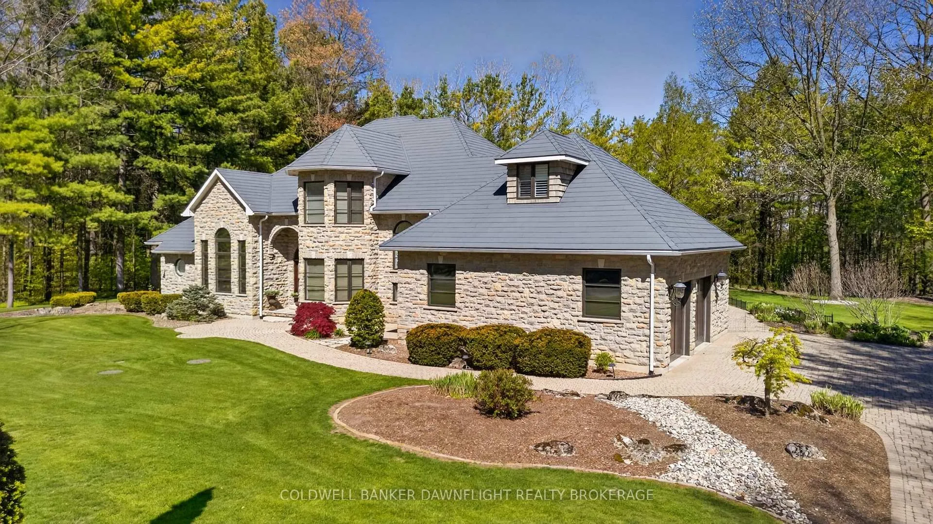 Photo 3 of 9923 Parkview Crescent, Lambton Shores, Grand Bend — HOMEH