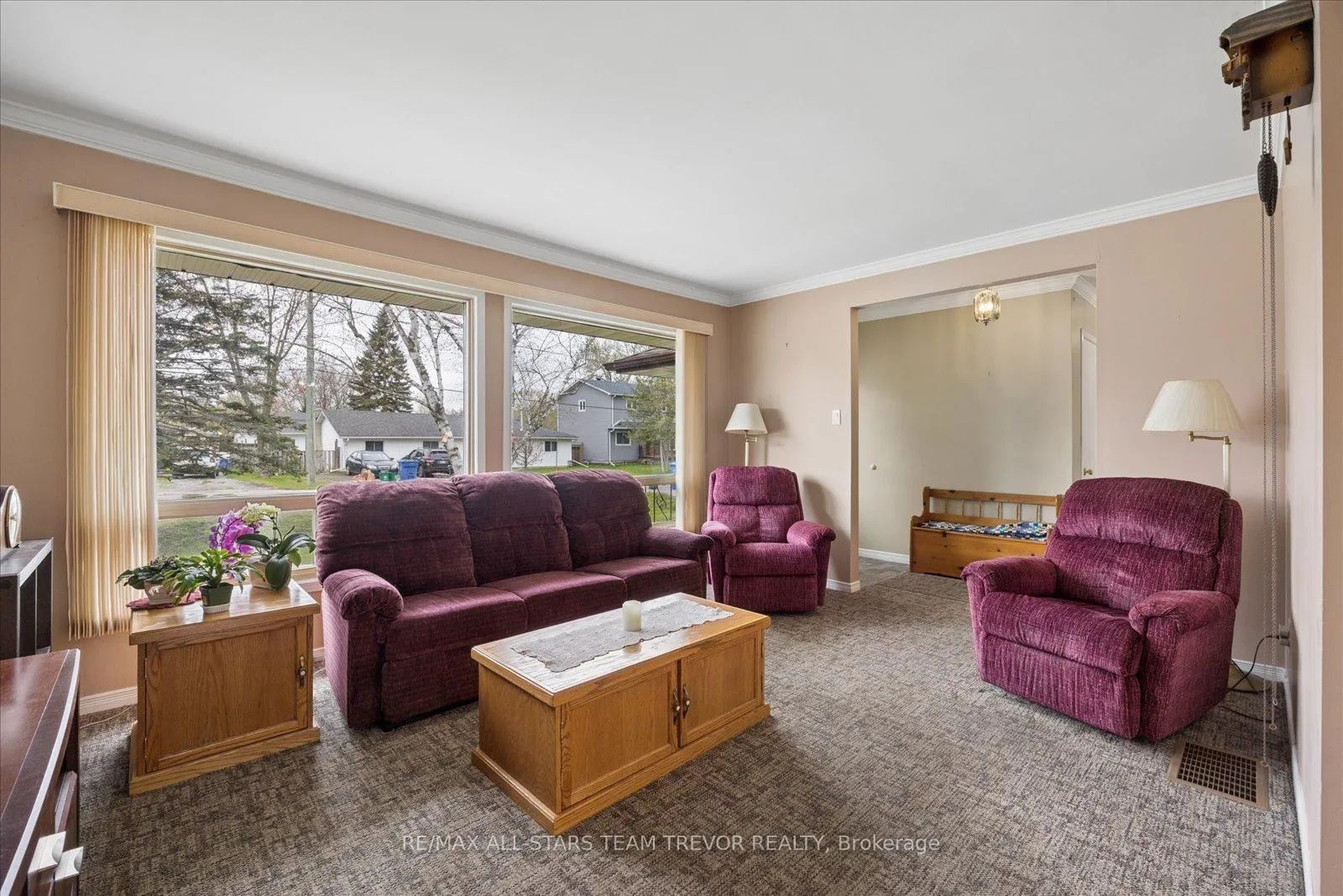 Photo 2 of 388 Winnifred Drive, Georgina, Keswick South — HOMEH