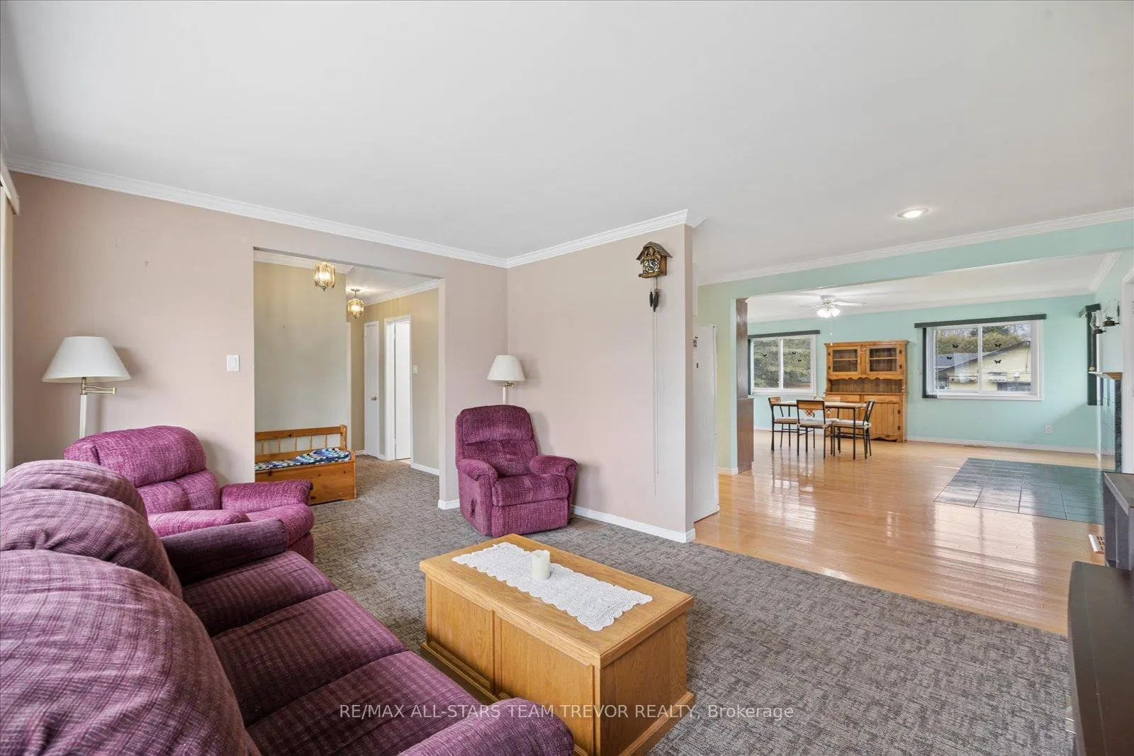 Photo 5 of 388 Winnifred Drive, Georgina, Keswick South — HOMEH