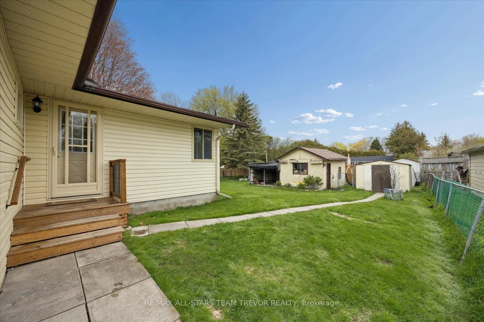 Photo 27 of 388 Winnifred Drive, Georgina, Keswick South — HOMEH