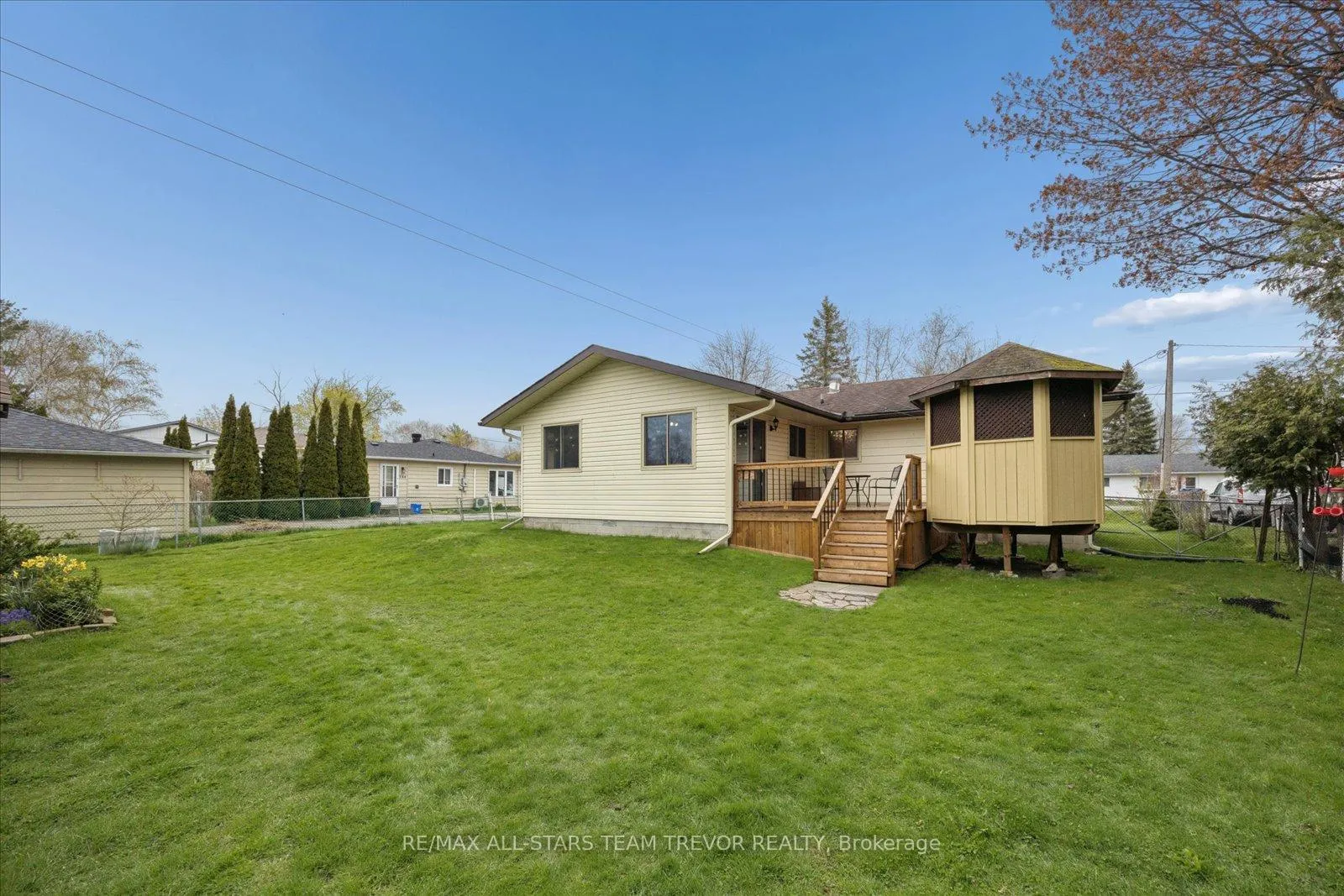 Photo 32 of 388 Winnifred Drive, Georgina, Keswick South — HOMEH