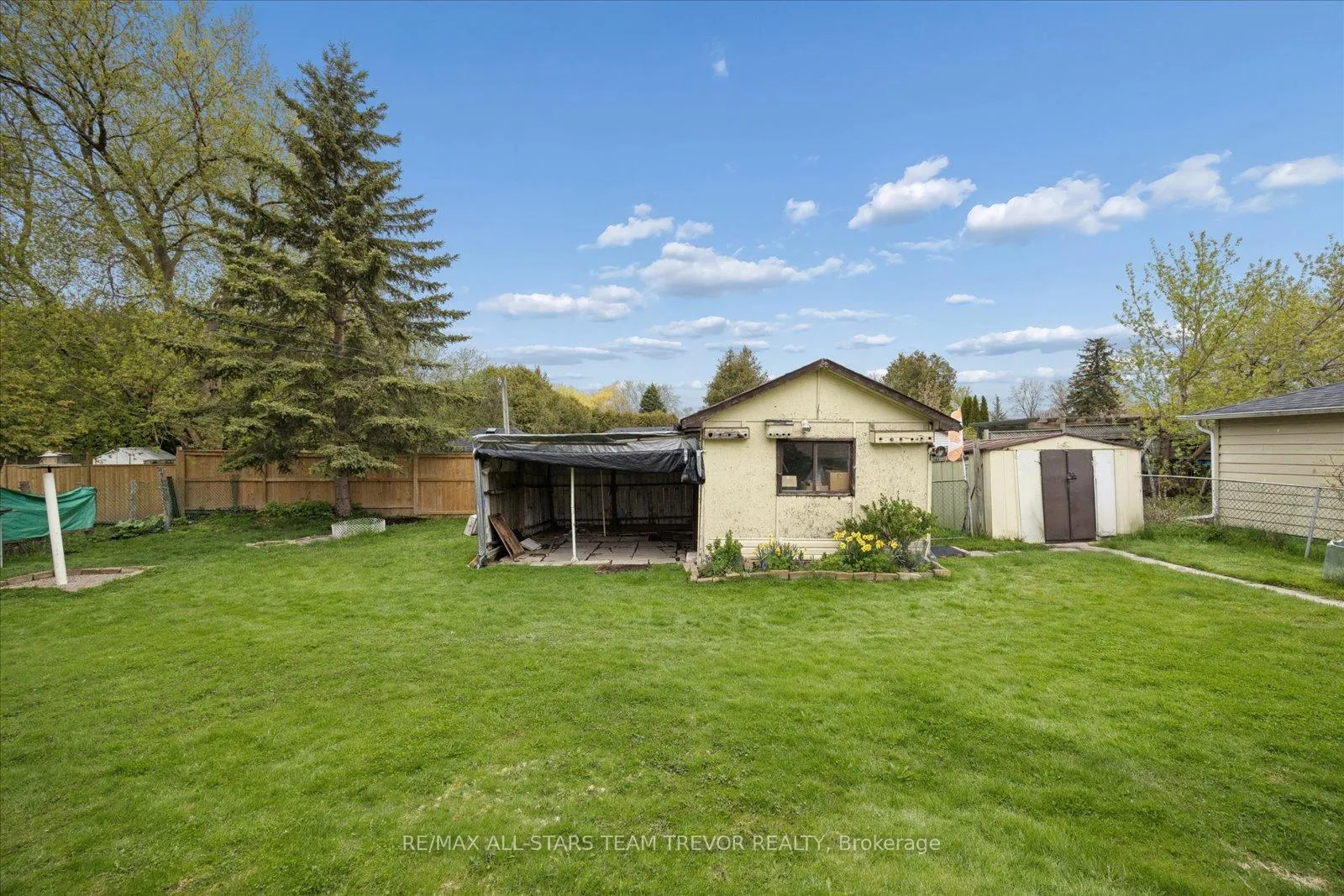 Photo 33 of 388 Winnifred Drive, Georgina, Keswick South — HOMEH