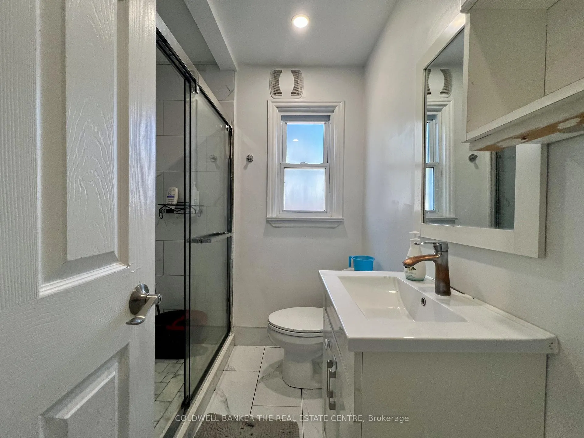 Photo 10 of Unit Upper, 31 Sharpe Street, Scarborough, Birchcliffe-Cliffside — HOMEH