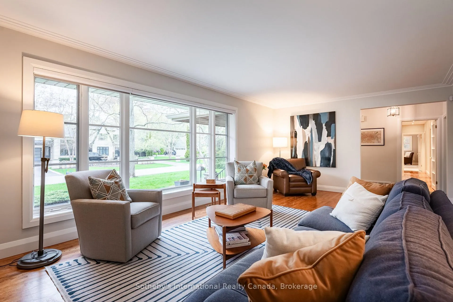 Photo 6 of 237 Burgundy Drive, Oakville, Morrison — HOMEH