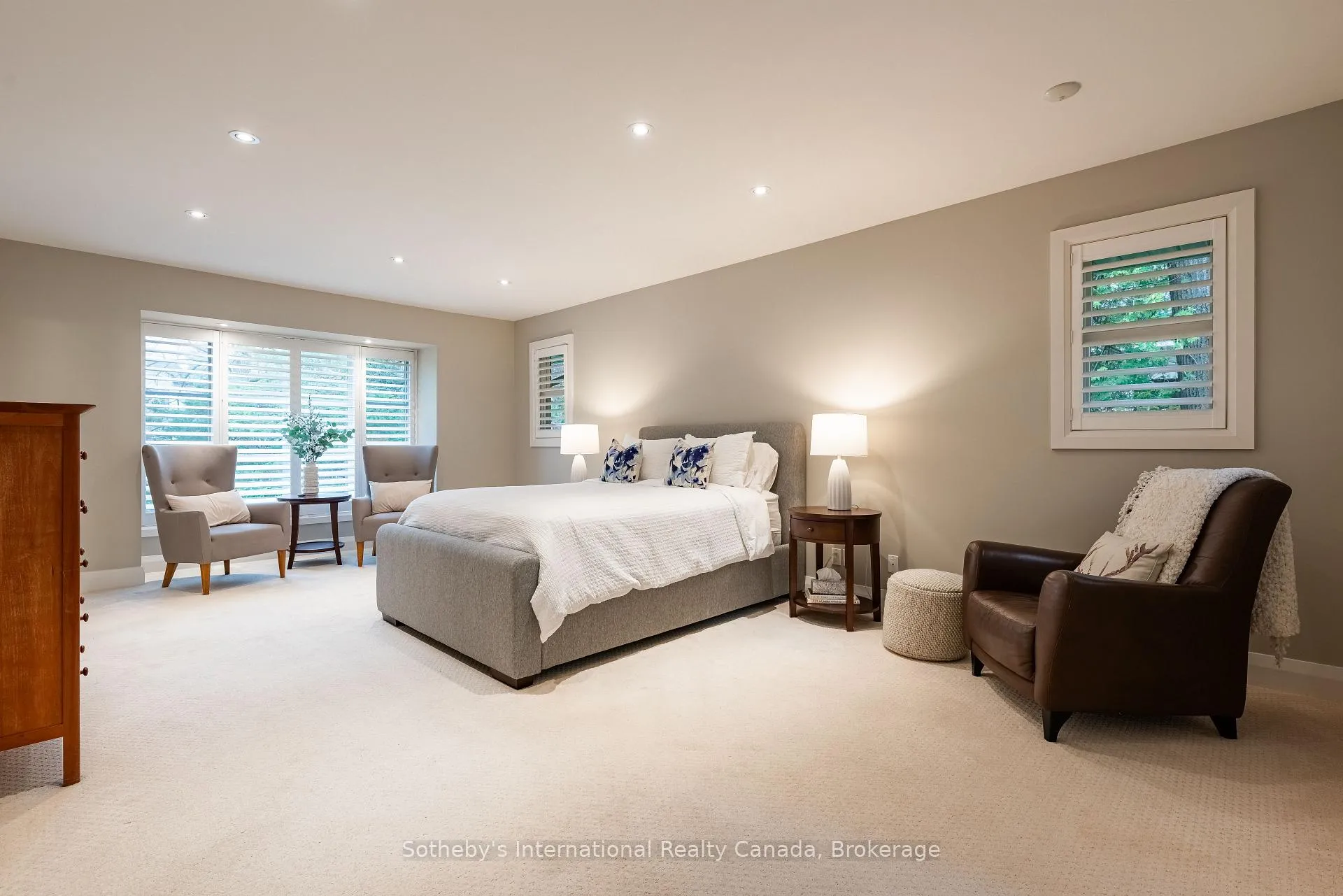 Photo 17 of 237 Burgundy Drive, Oakville, Morrison — HOMEH