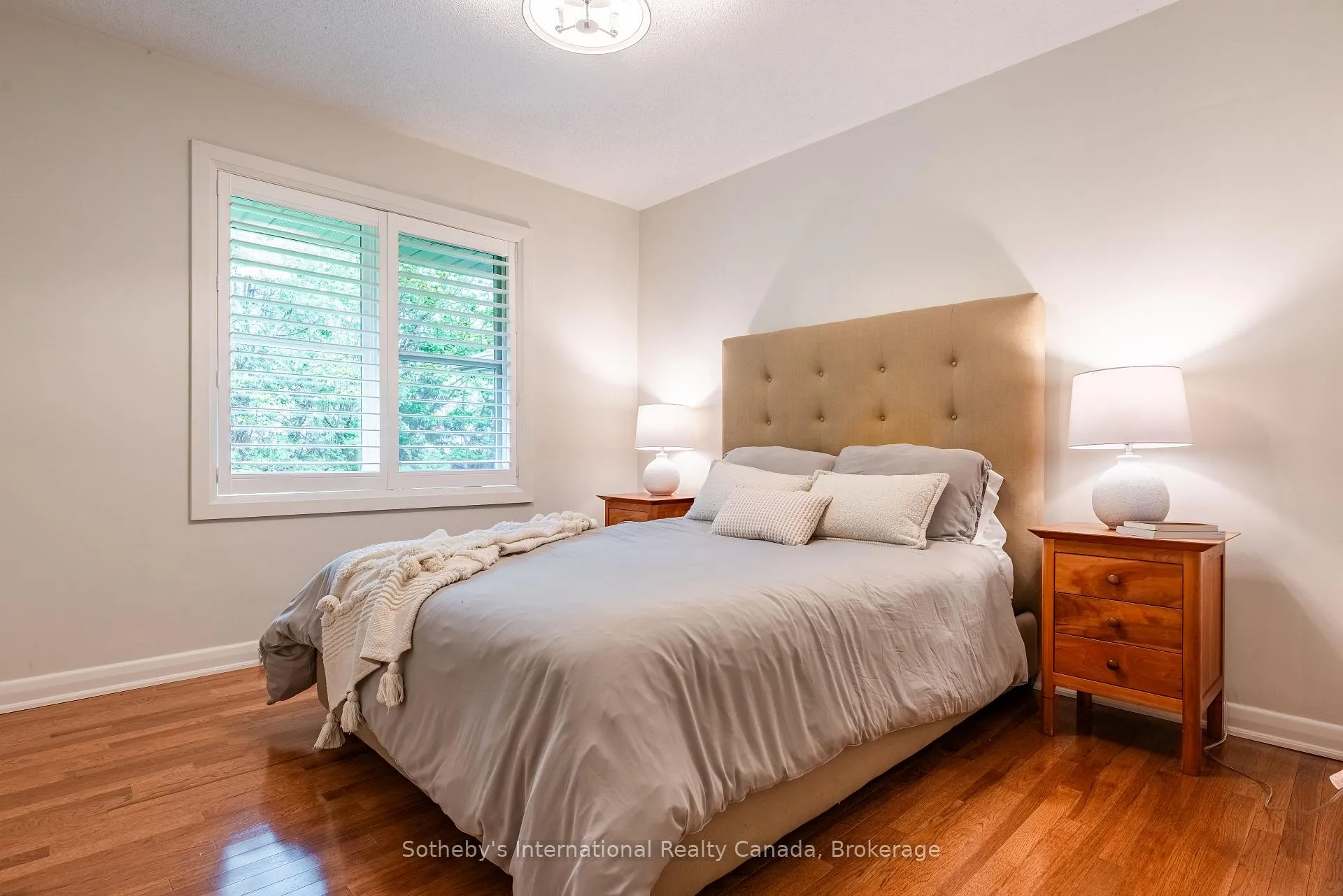 Photo 23 of 237 Burgundy Drive, Oakville, Morrison — HOMEH