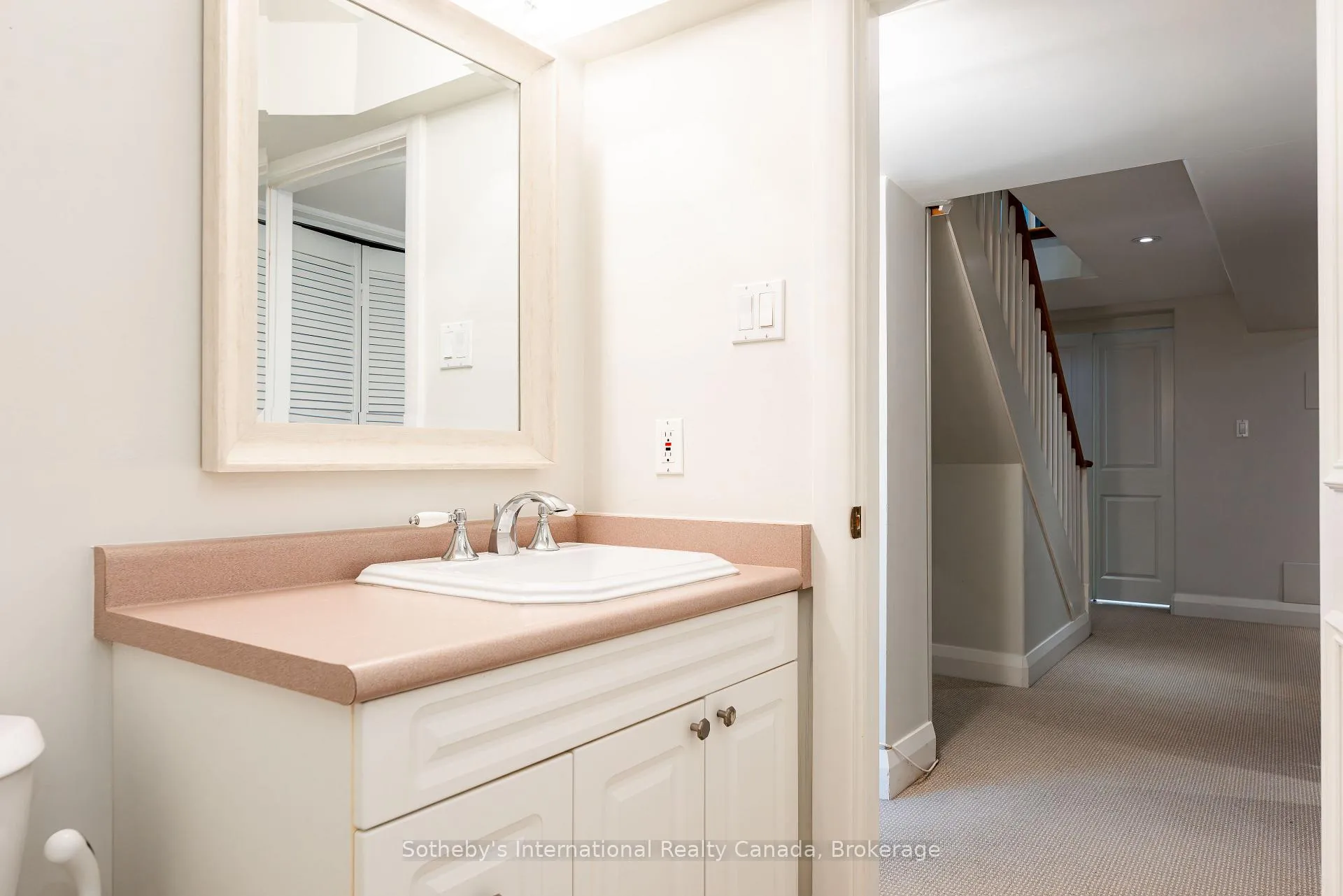 Photo 40 of 237 Burgundy Drive, Oakville, Morrison — HOMEH