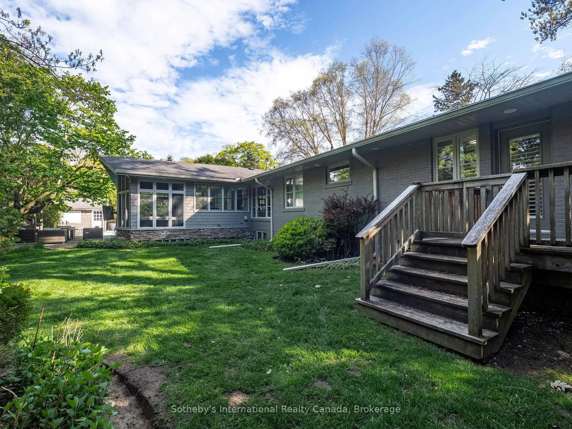 Photo 44 of 237 Burgundy Drive, Oakville, Morrison — HOMEH