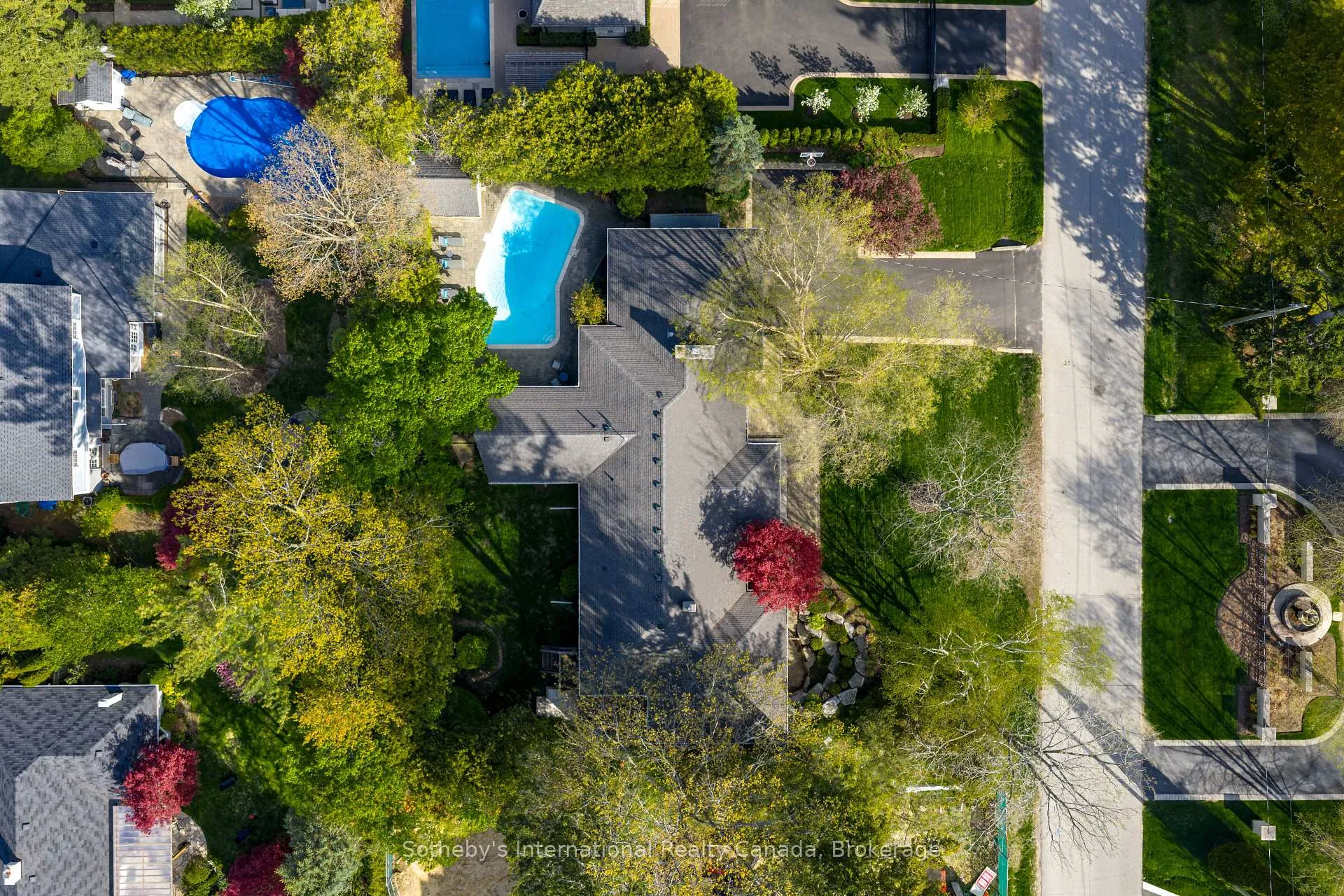 Photo 45 of 237 Burgundy Drive, Oakville, Morrison — HOMEH