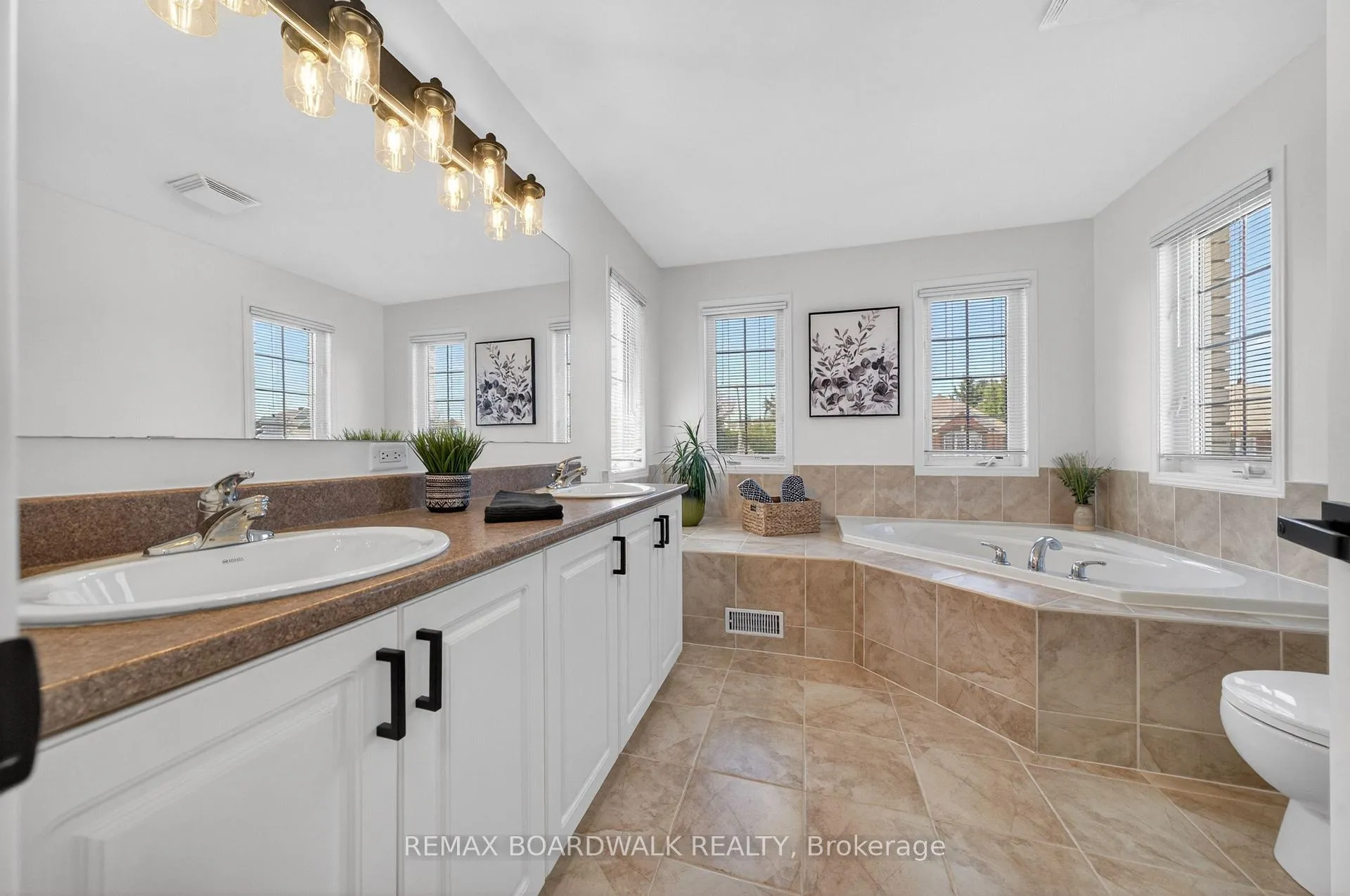 Photo 35 of 64 Baywood Drive, Ottawa, Stittsville (South) — HOMEH