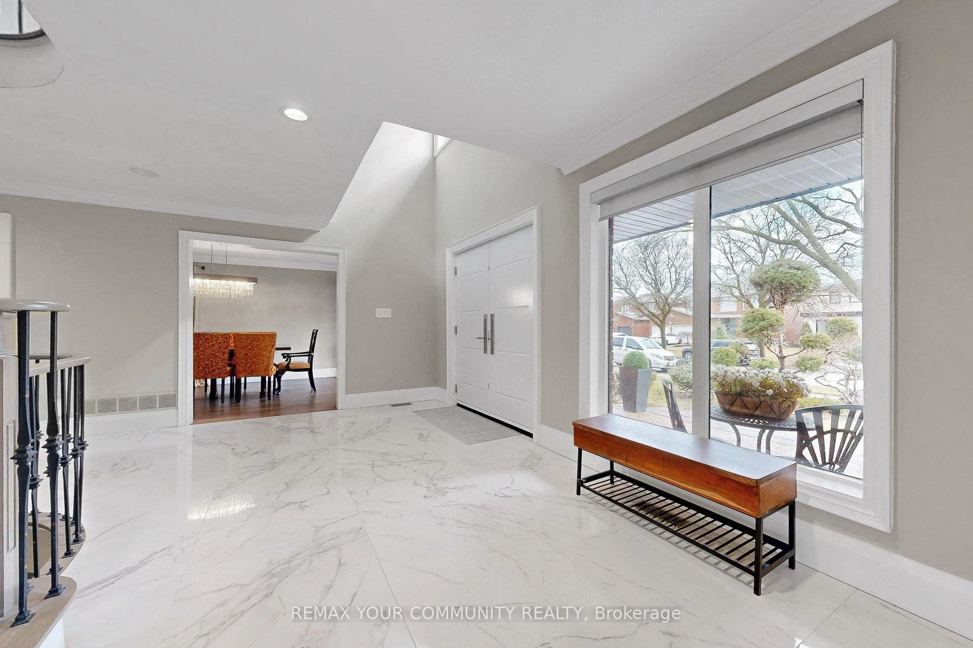 Photo 2 of 186 Wigwoss Drive, Vaughan, East Woodbridge — HOMEH