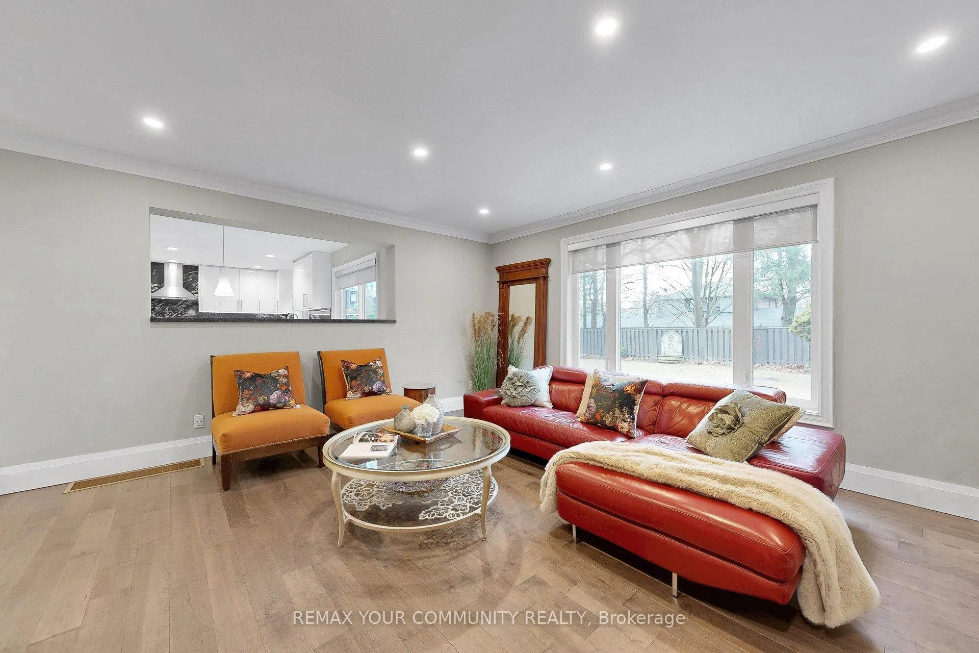 Photo 7 of 186 Wigwoss Drive, Vaughan, East Woodbridge — HOMEH