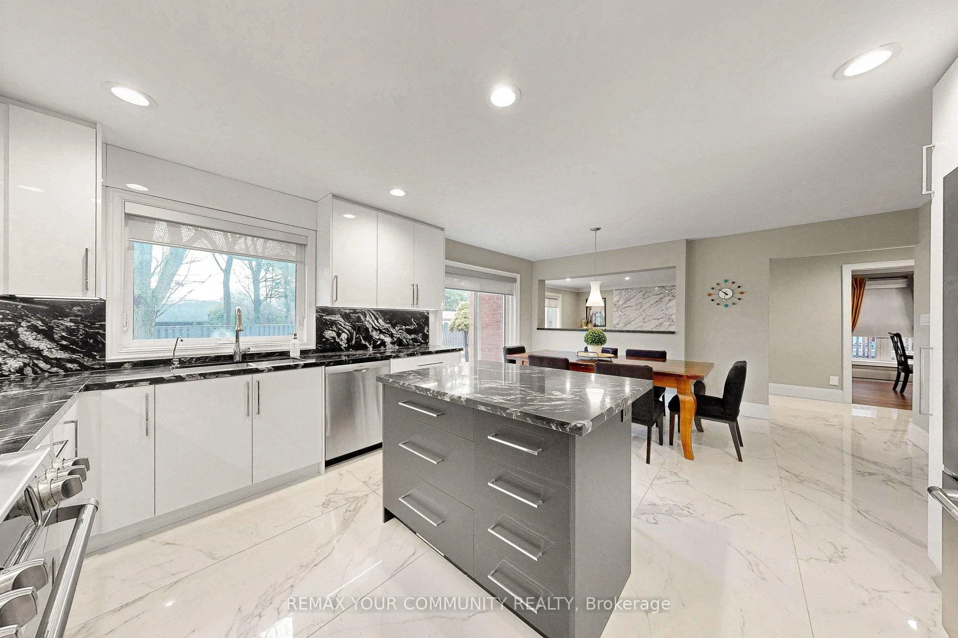 Photo 11 of 186 Wigwoss Drive, Vaughan, East Woodbridge — HOMEH