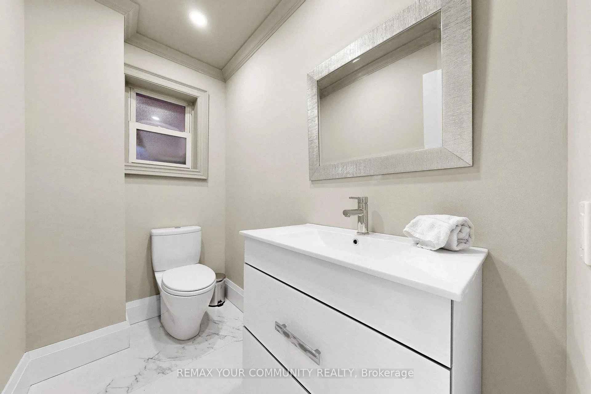 Photo 12 of 186 Wigwoss Drive, Vaughan, East Woodbridge — HOMEH