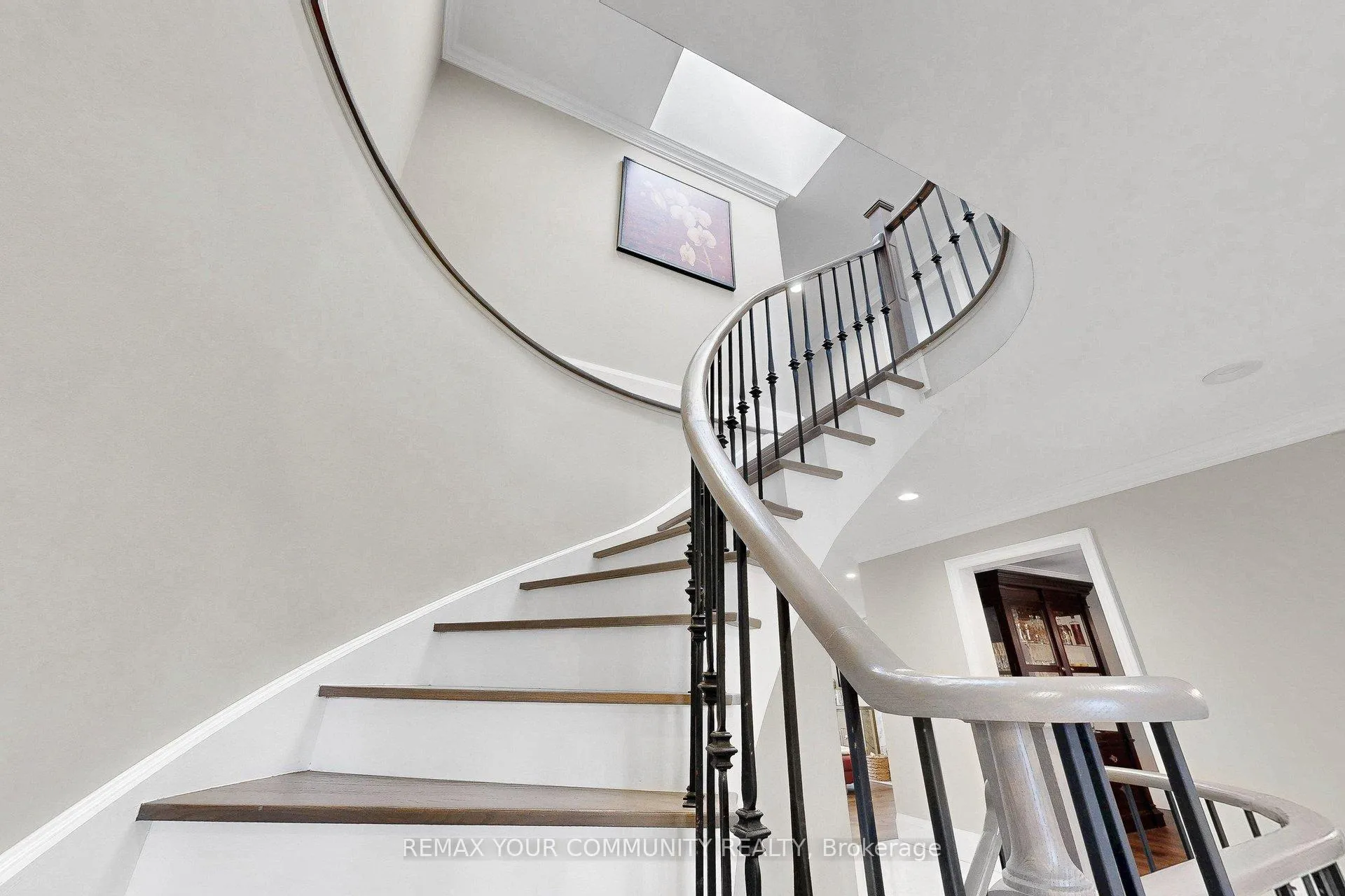 Photo 14 of 186 Wigwoss Drive, Vaughan, East Woodbridge — HOMEH