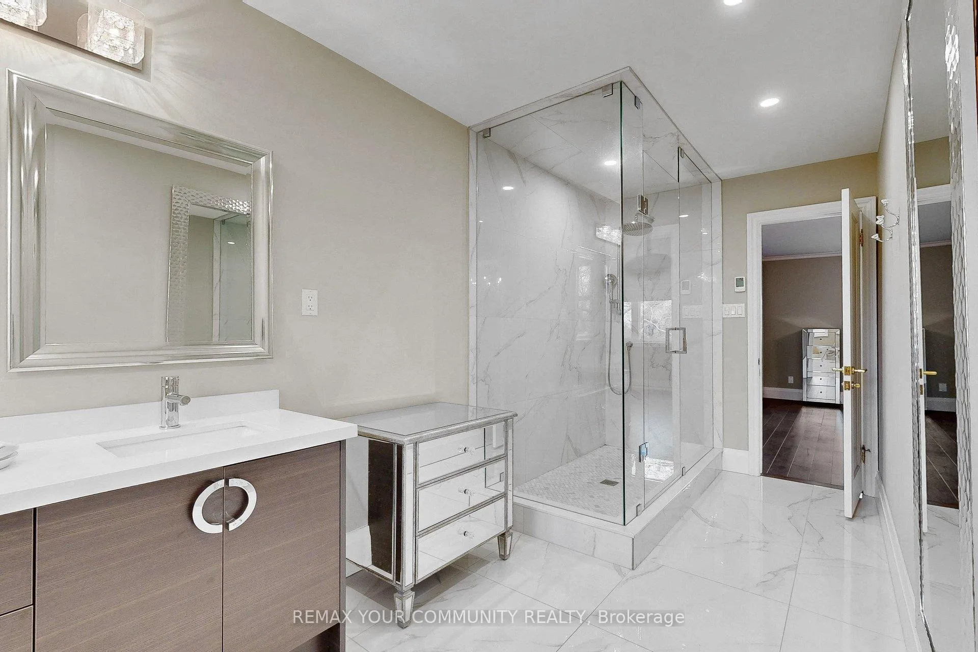 Photo 19 of 186 Wigwoss Drive, Vaughan, East Woodbridge — HOMEH