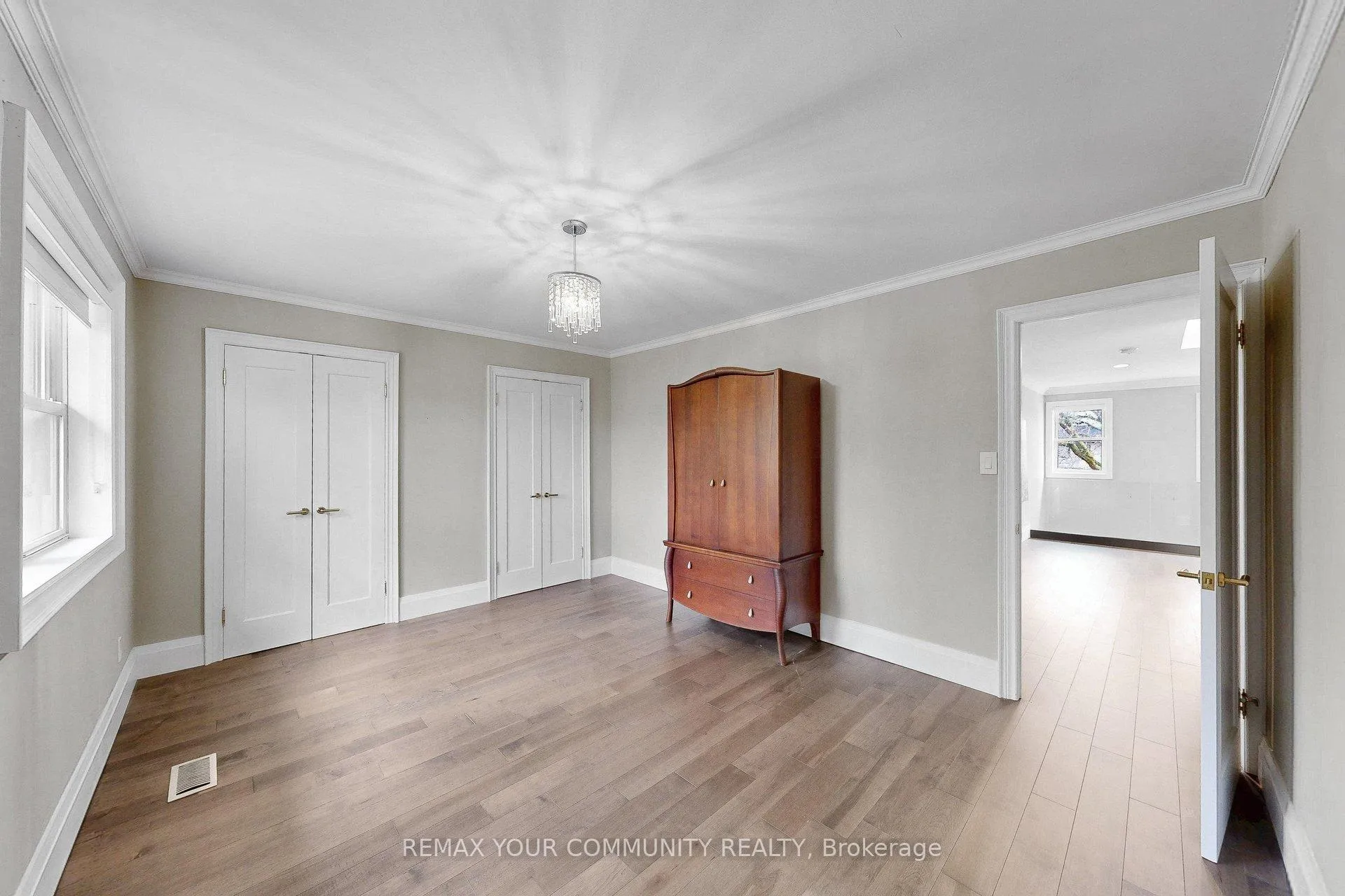 Photo 20 of 186 Wigwoss Drive, Vaughan, East Woodbridge — HOMEH