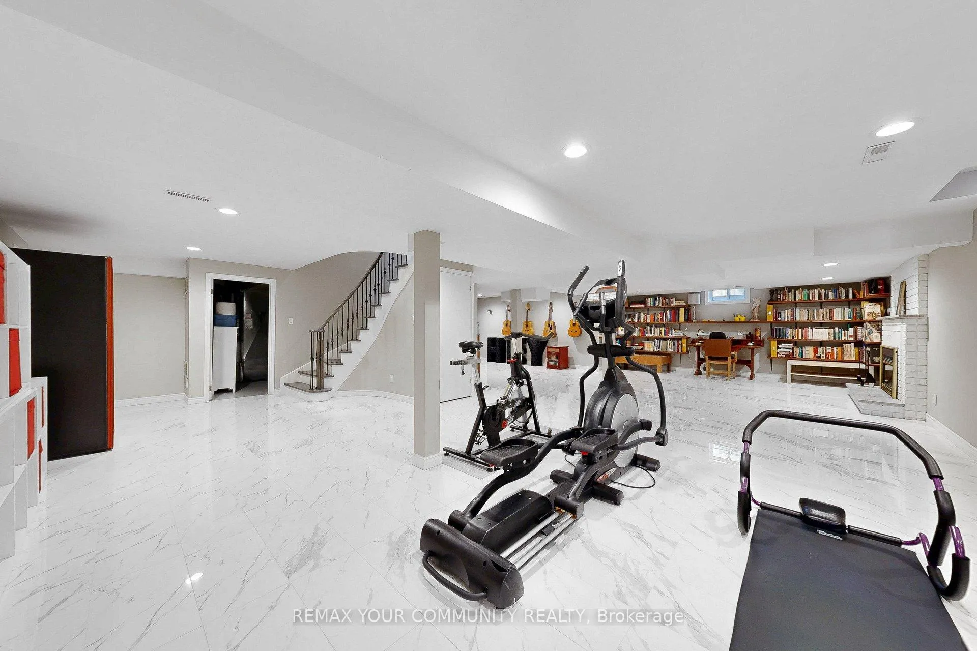 Photo 25 of 186 Wigwoss Drive, Vaughan, East Woodbridge — HOMEH