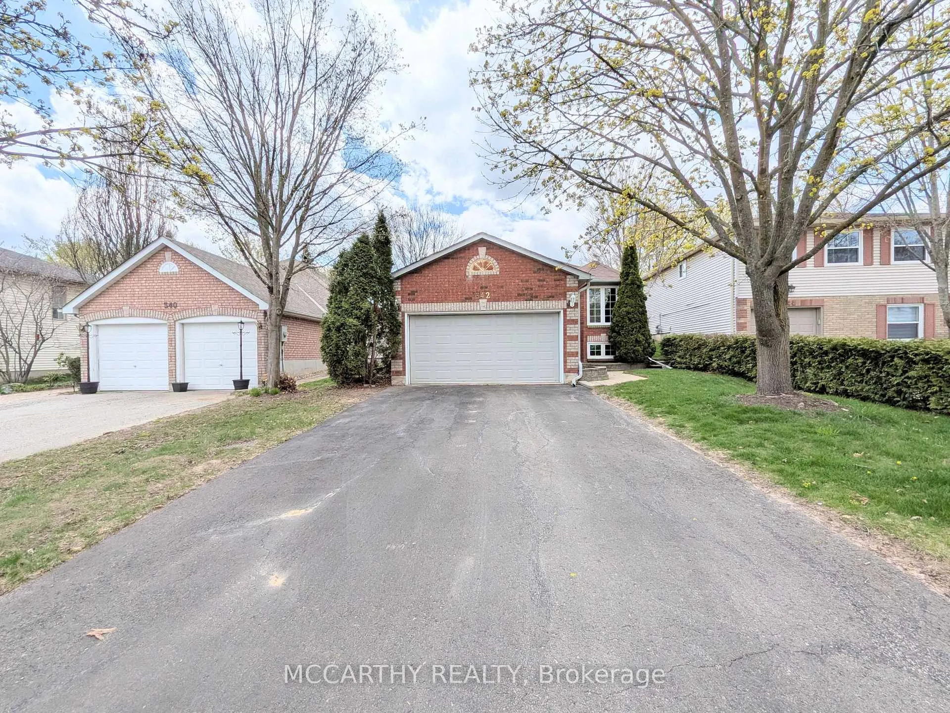 Photo 3 of 342 Lewis Drive, Orangeville — HOMEH