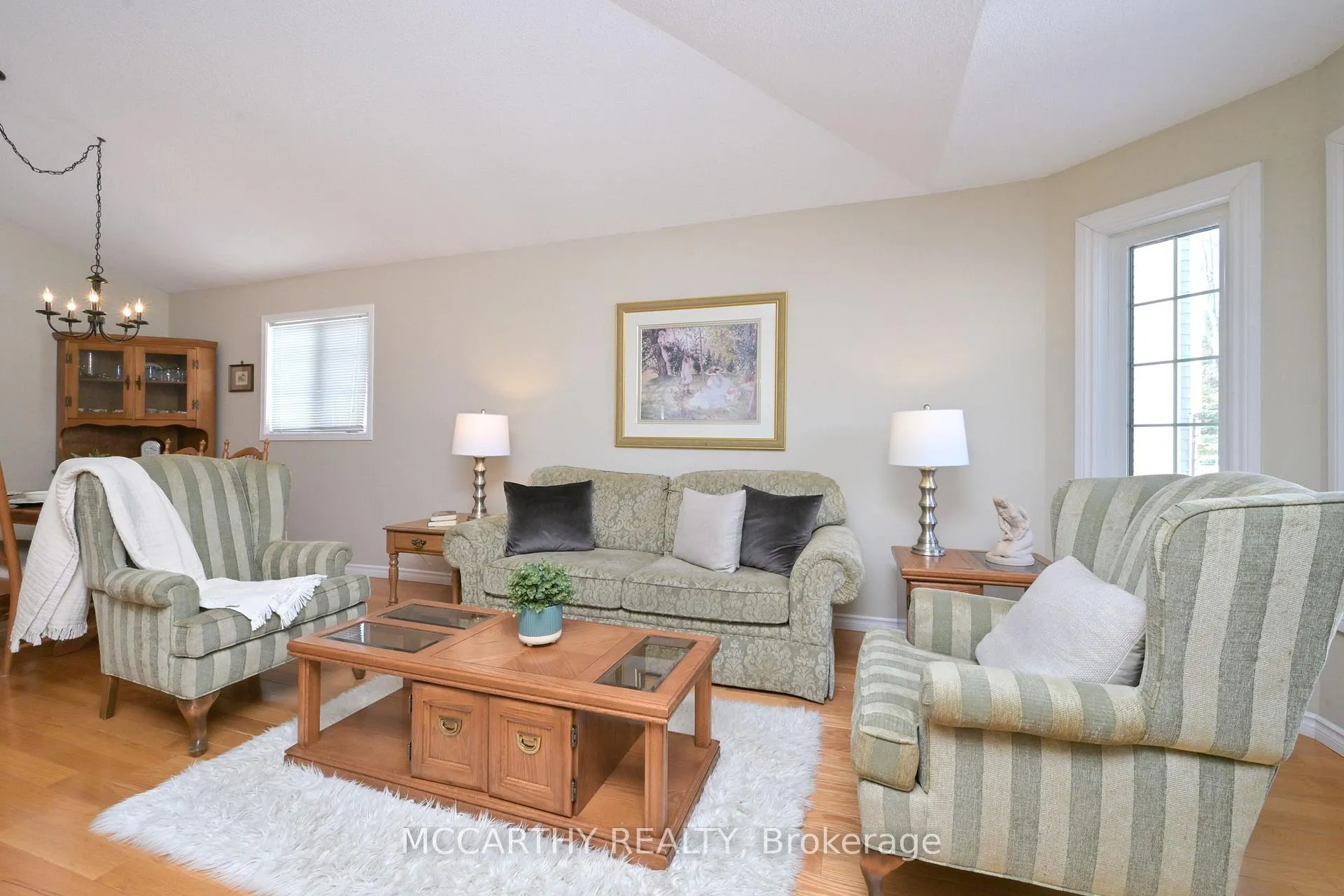 Photo 8 of 342 Lewis Drive, Orangeville — HOMEH
