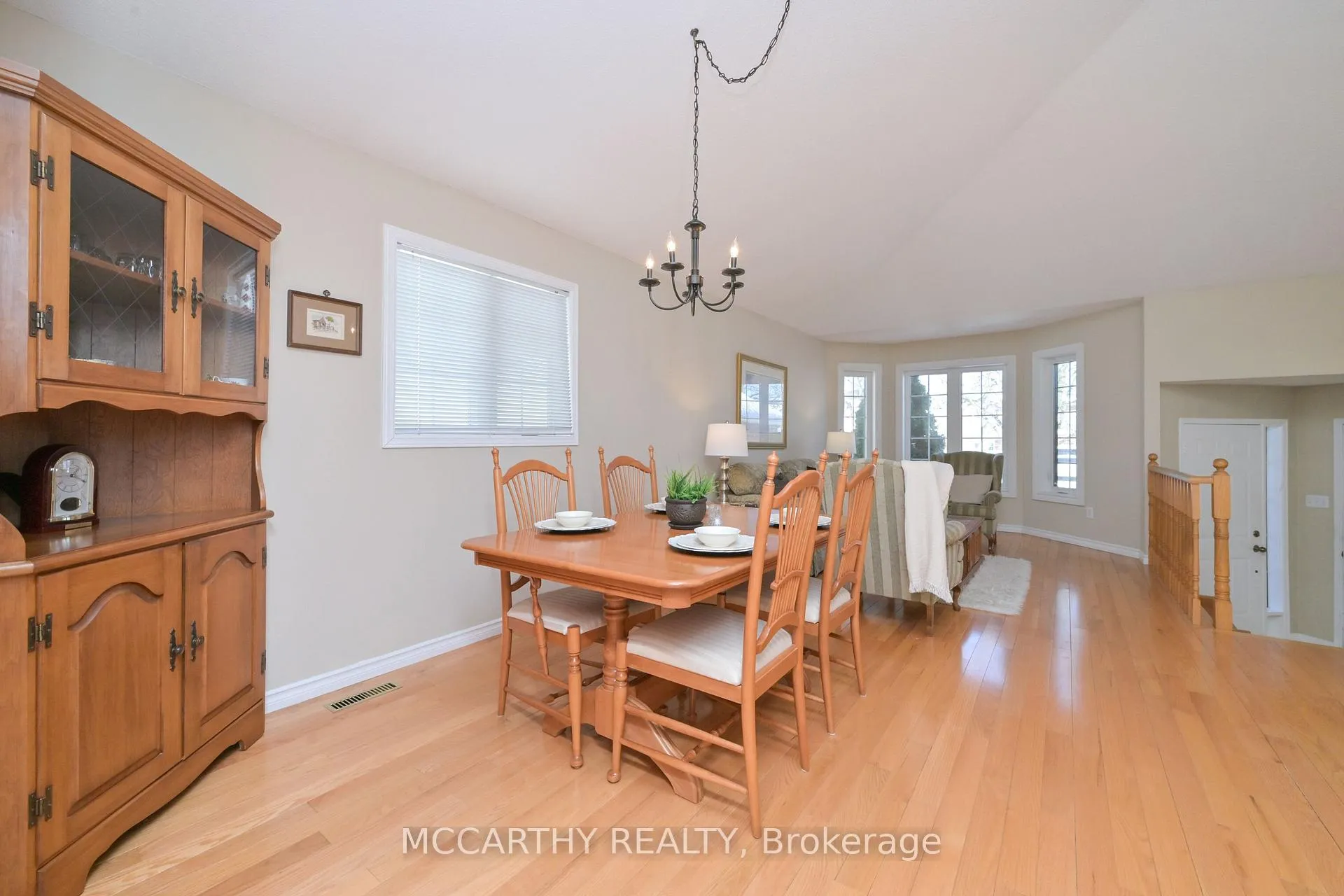 Photo 10 of 342 Lewis Drive, Orangeville — HOMEH