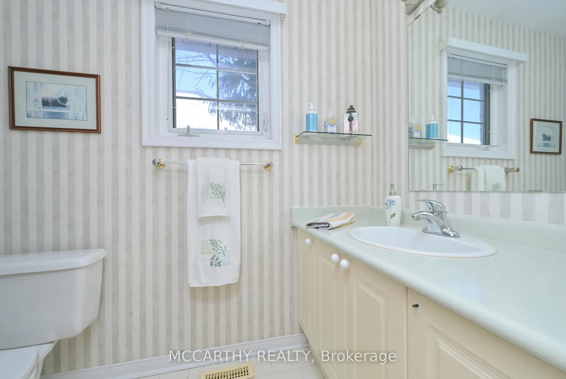 Photo 19 of 342 Lewis Drive, Orangeville — HOMEH