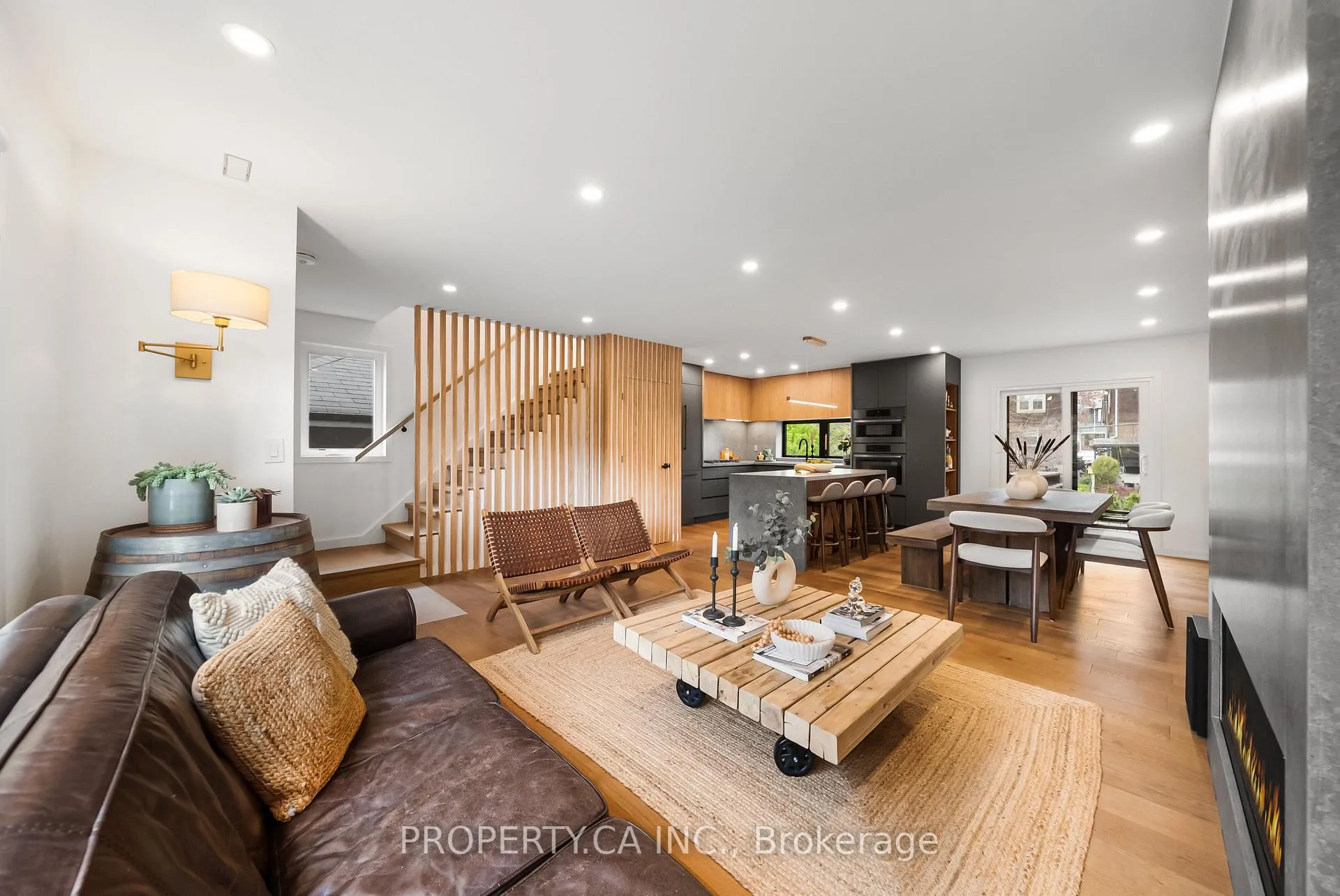 Photo 5 of 9 Maughan Crescent, Toronto, The Beaches — HOMEH
