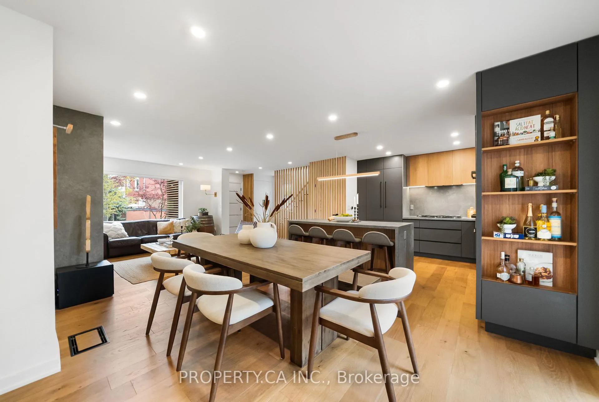 Photo 11 of 9 Maughan Crescent, Toronto, The Beaches — HOMEH