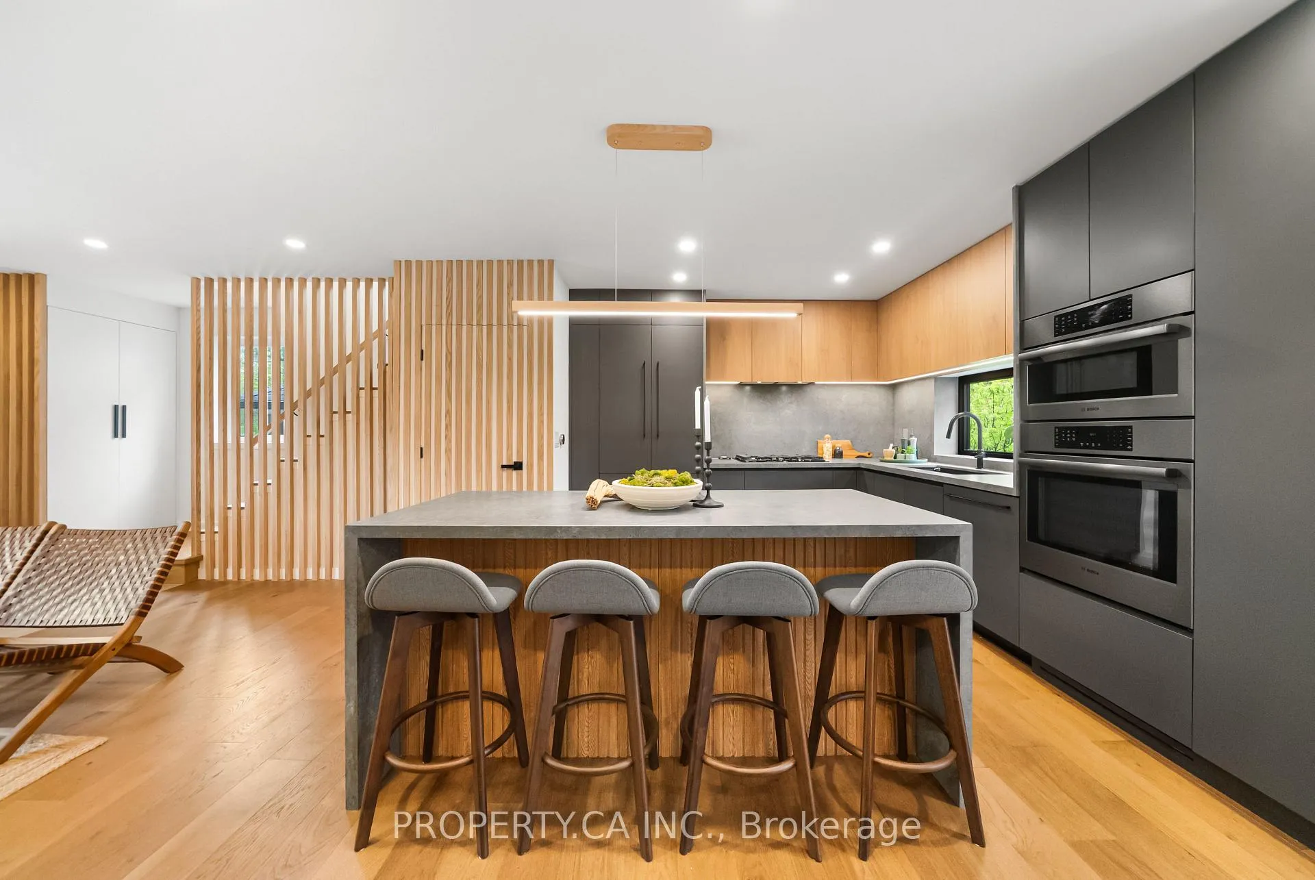Photo 12 of 9 Maughan Crescent, Toronto, The Beaches — HOMEH