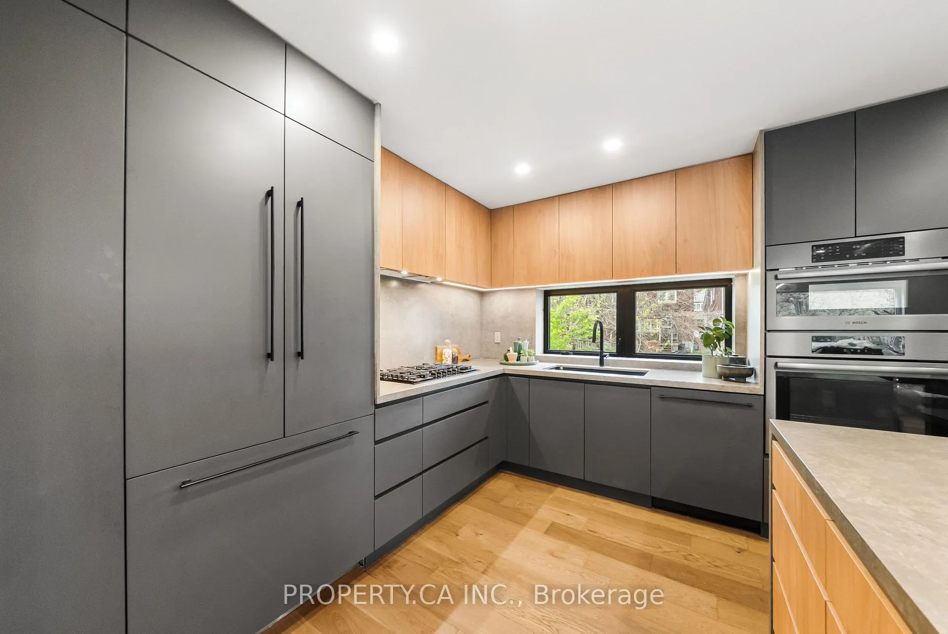 Photo 14 of 9 Maughan Crescent, Toronto, The Beaches — HOMEH