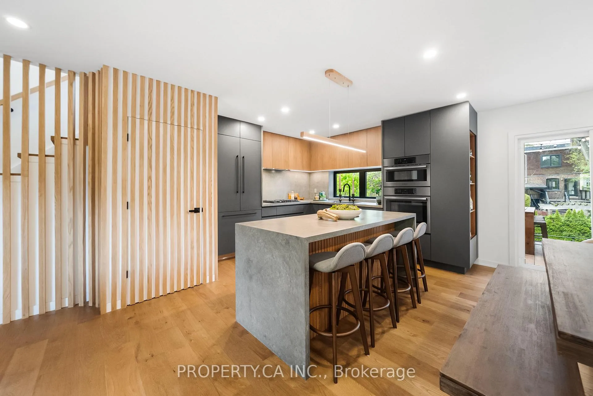 Photo 15 of 9 Maughan Crescent, Toronto, The Beaches — HOMEH