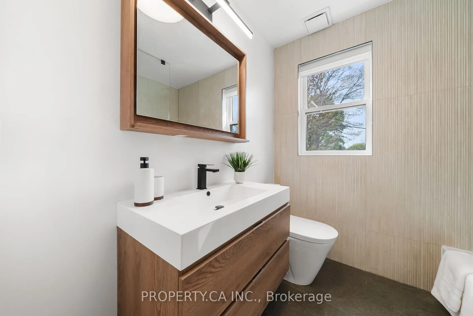 Photo 38 of 9 Maughan Crescent, Toronto, The Beaches — HOMEH