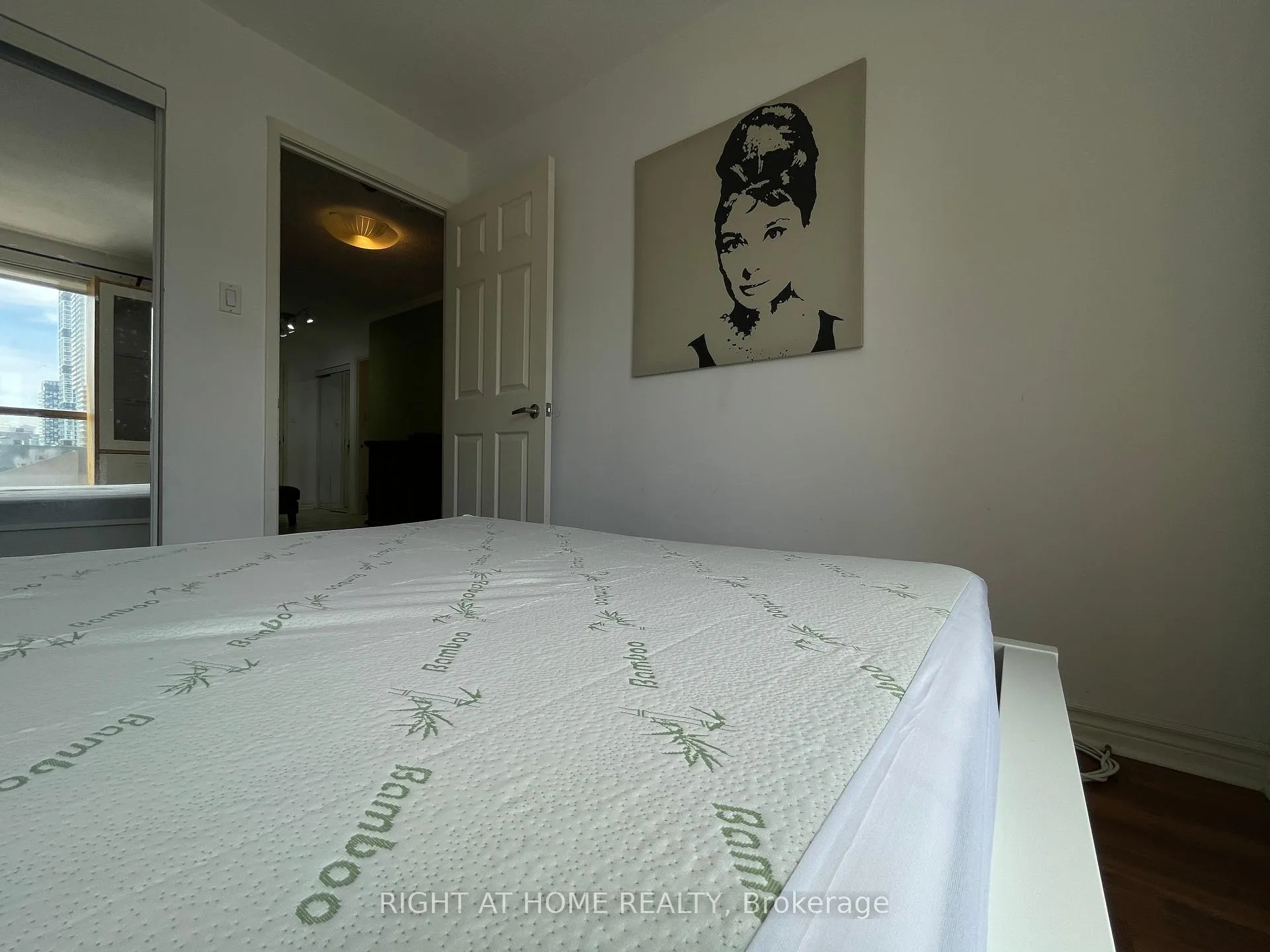 Photo 11 of Unit 1507, 298 Jarvis Street, Toronto, Church-Yonge Corridor — HOMEH